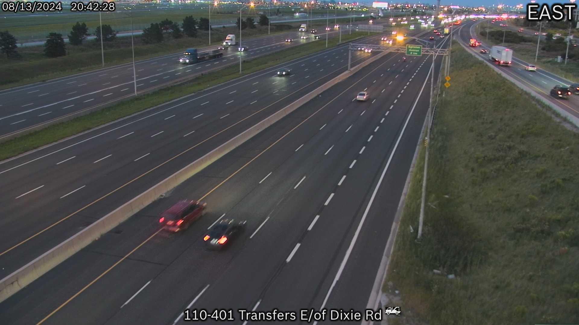 Traffic Cam Mississauga: Highway 401 near Transfer (east of Dixie)