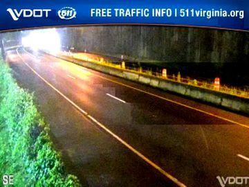 Traffic Cam Rosslyn: I-66 - MM 74.3 - WB