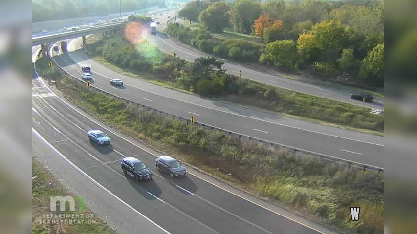 Traffic Cam Roseville: I-35W SB @ T.H.36 WB