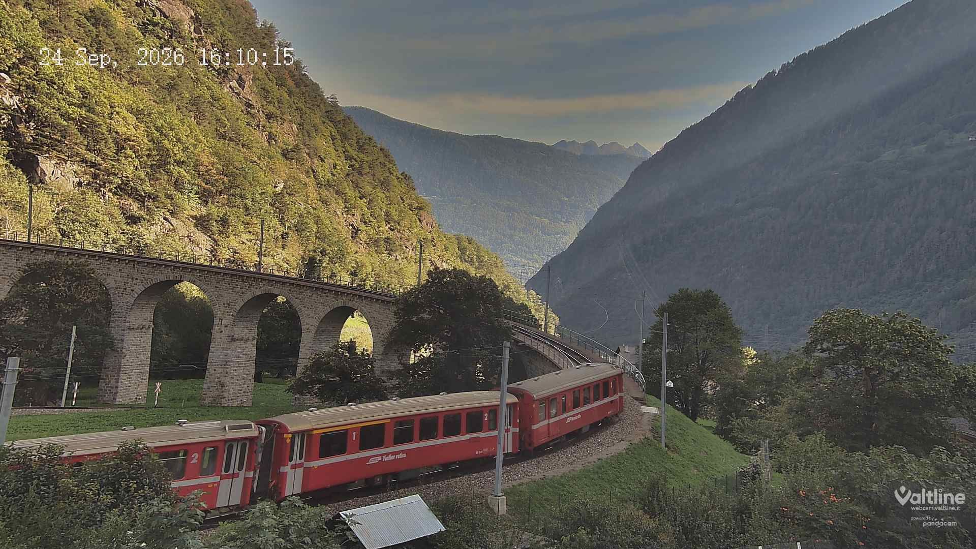 Brusio: Li Canvi: Webcam Trenino Rosso - Bernina Express in Valposchiavo