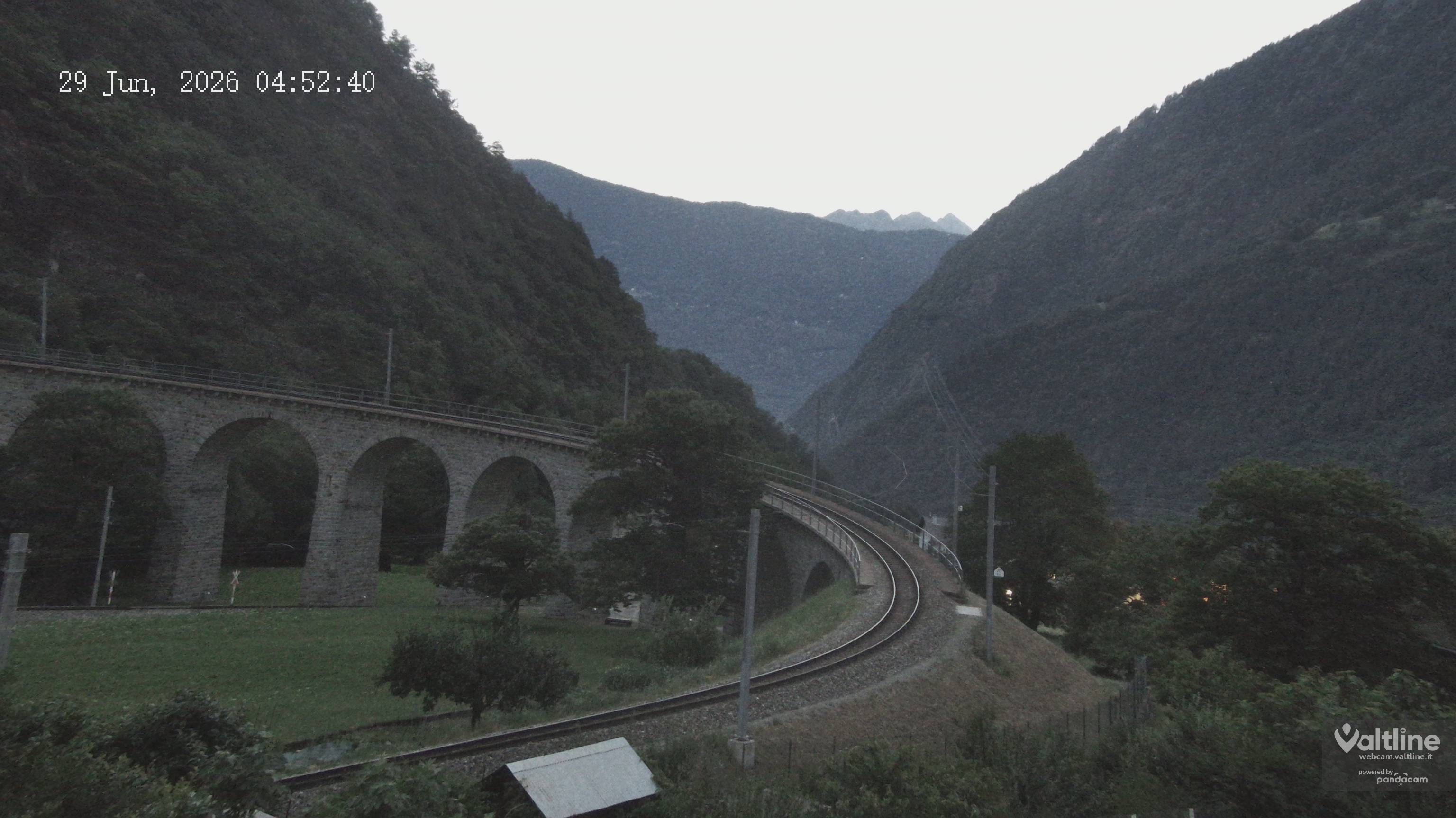 Brusio: Li Canvi: Webcam Trenino Rosso - Bernina Express in Valposchiavo