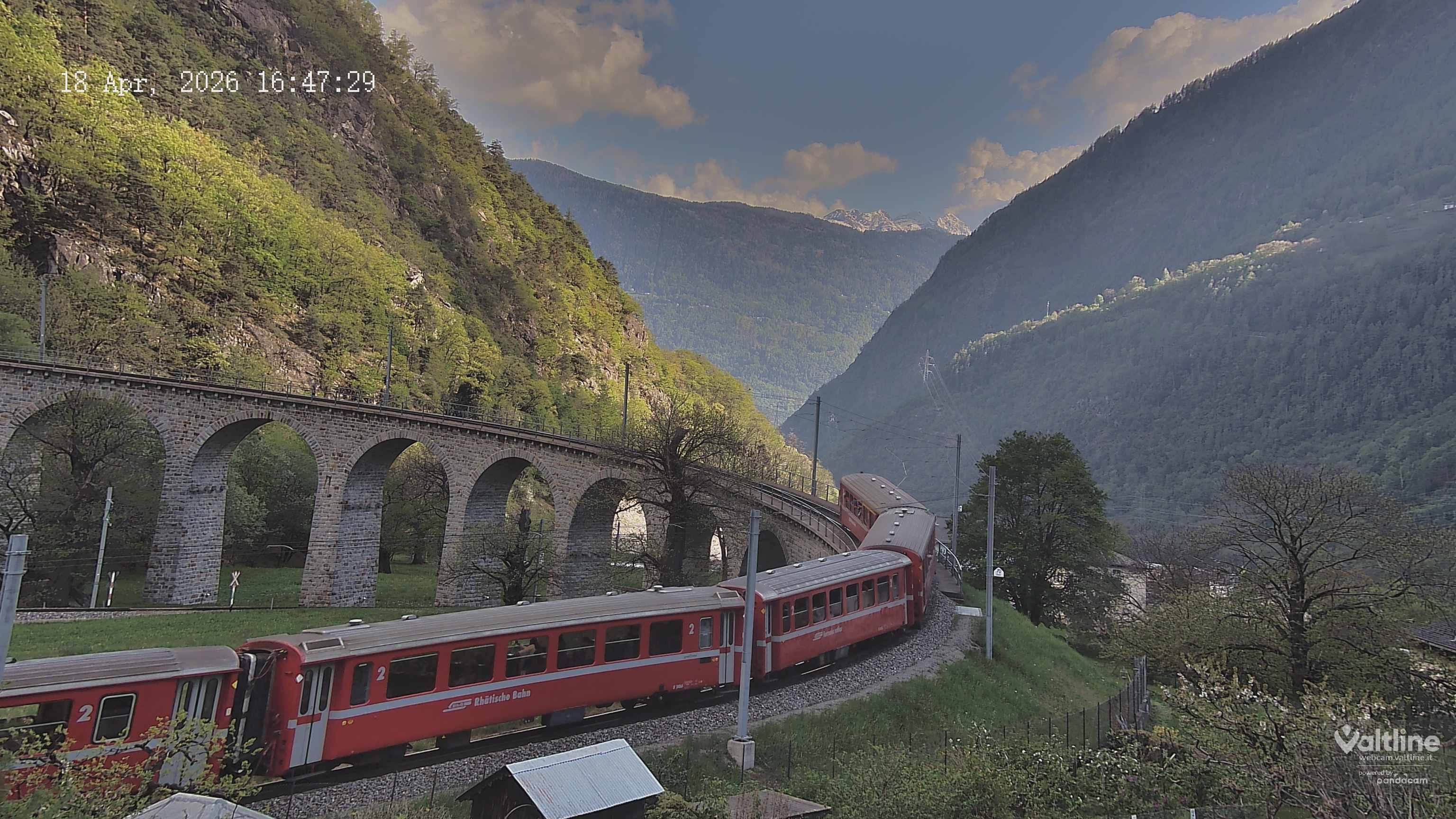 Brusio: Li Canvi: Webcam Trenino Rosso - Bernina Express in Valposchiavo