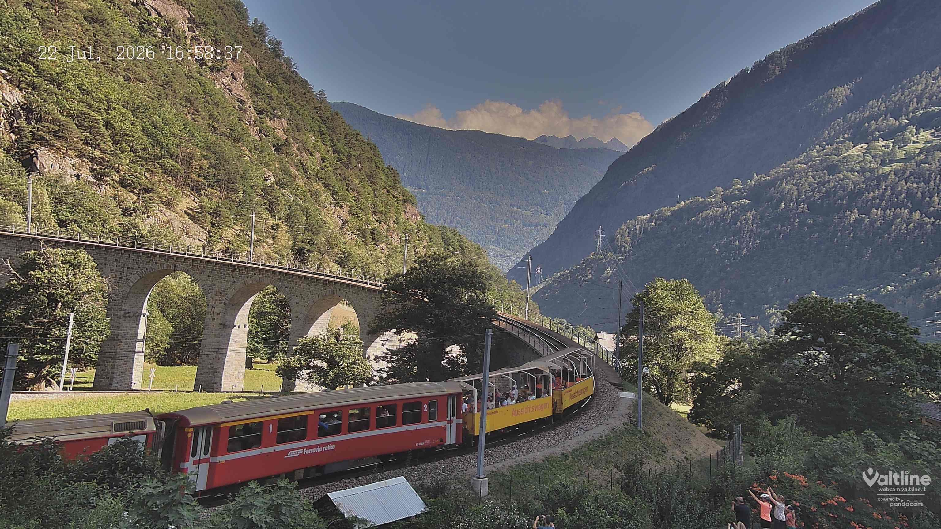 Brusio: Li Canvi: Webcam Trenino Rosso - Bernina Express in Valposchiavo