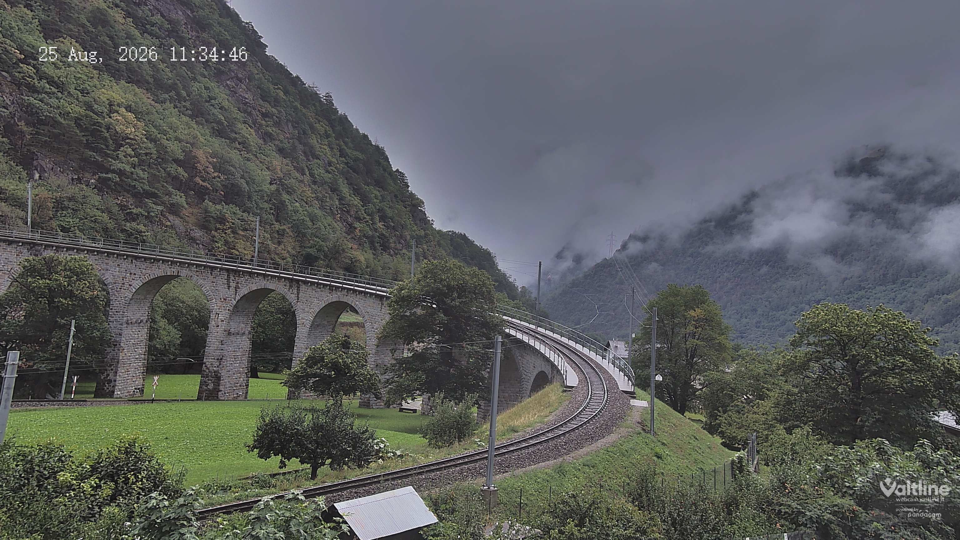 Brusio: Li Canvi: Webcam Trenino Rosso - Bernina Express in Valposchiavo