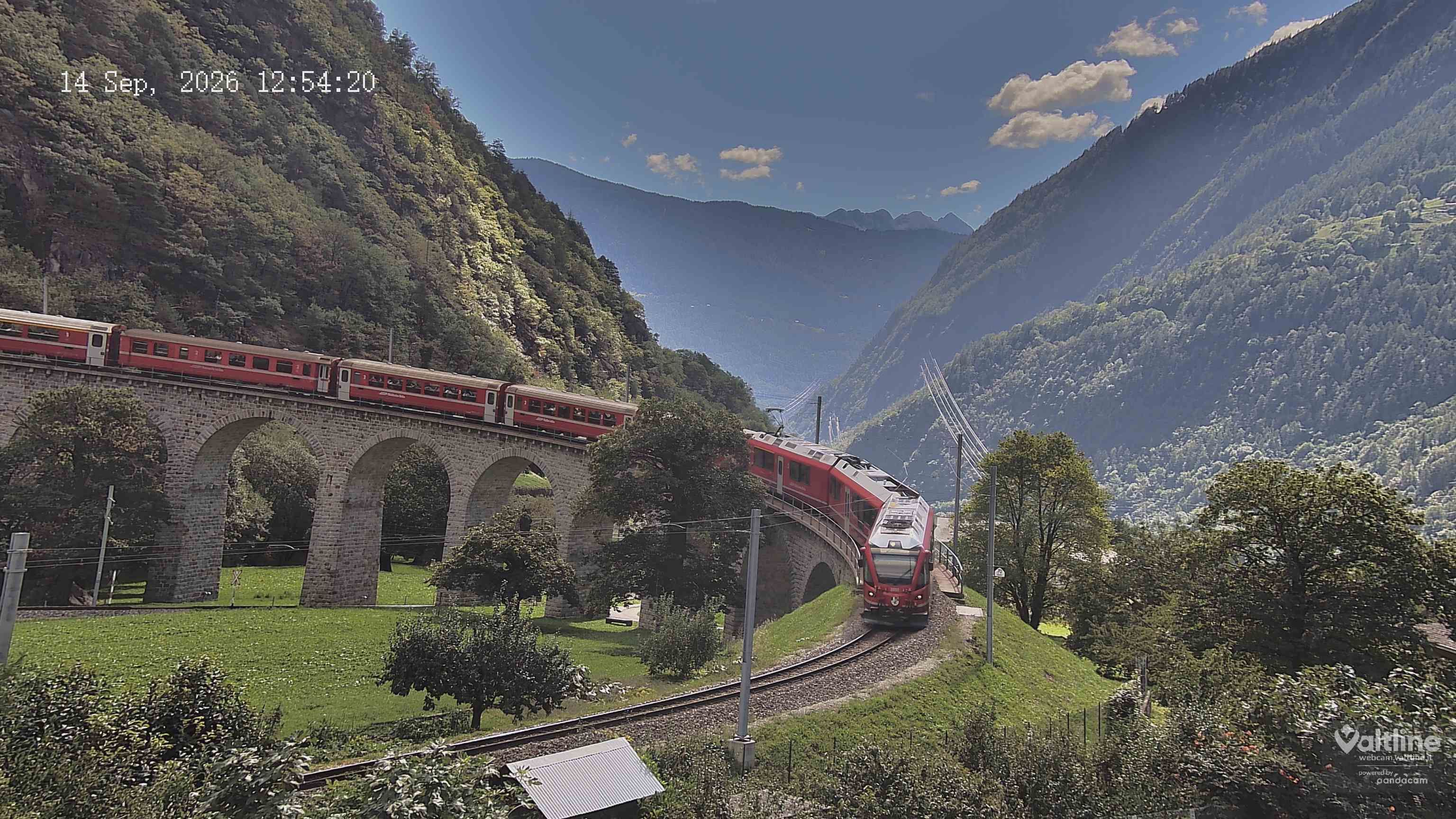 Brusio: Li Canvi: Webcam Trenino Rosso - Bernina Express in Valposchiavo