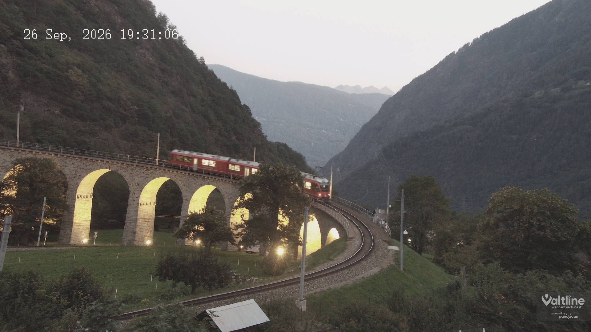 Brusio: Li Canvi: Webcam Trenino Rosso - Bernina Express in Valposchiavo