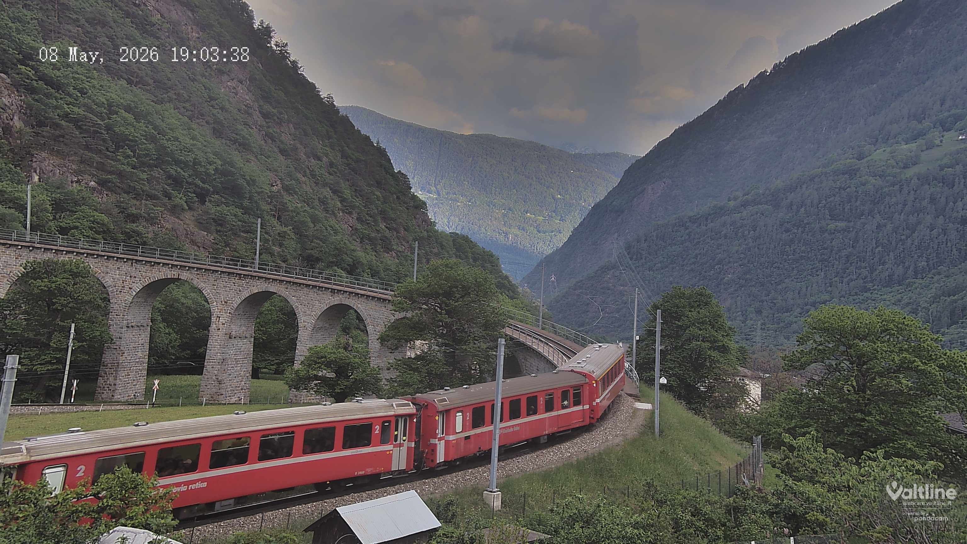 Brusio: Li Canvi: Webcam Trenino Rosso - Bernina Express in Valposchiavo
