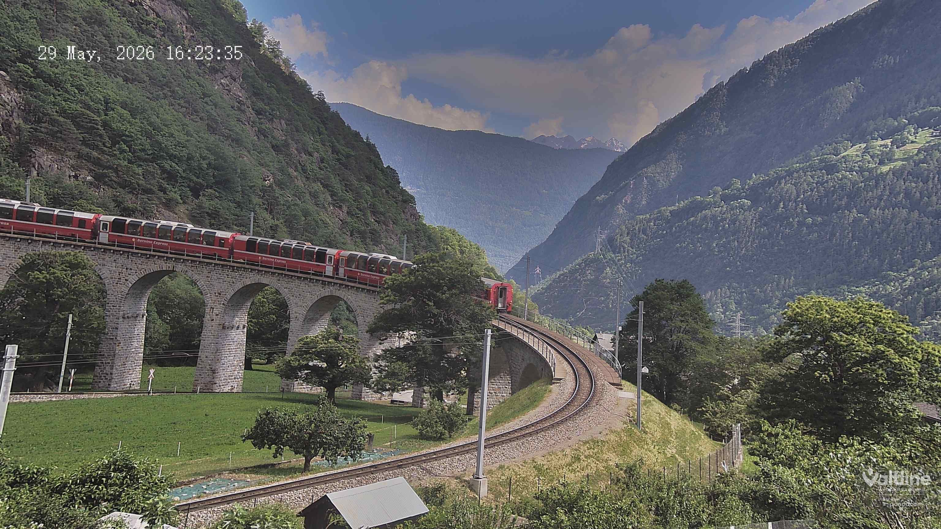 Brusio: Li Canvi: Webcam Trenino Rosso - Bernina Express in Valposchiavo
