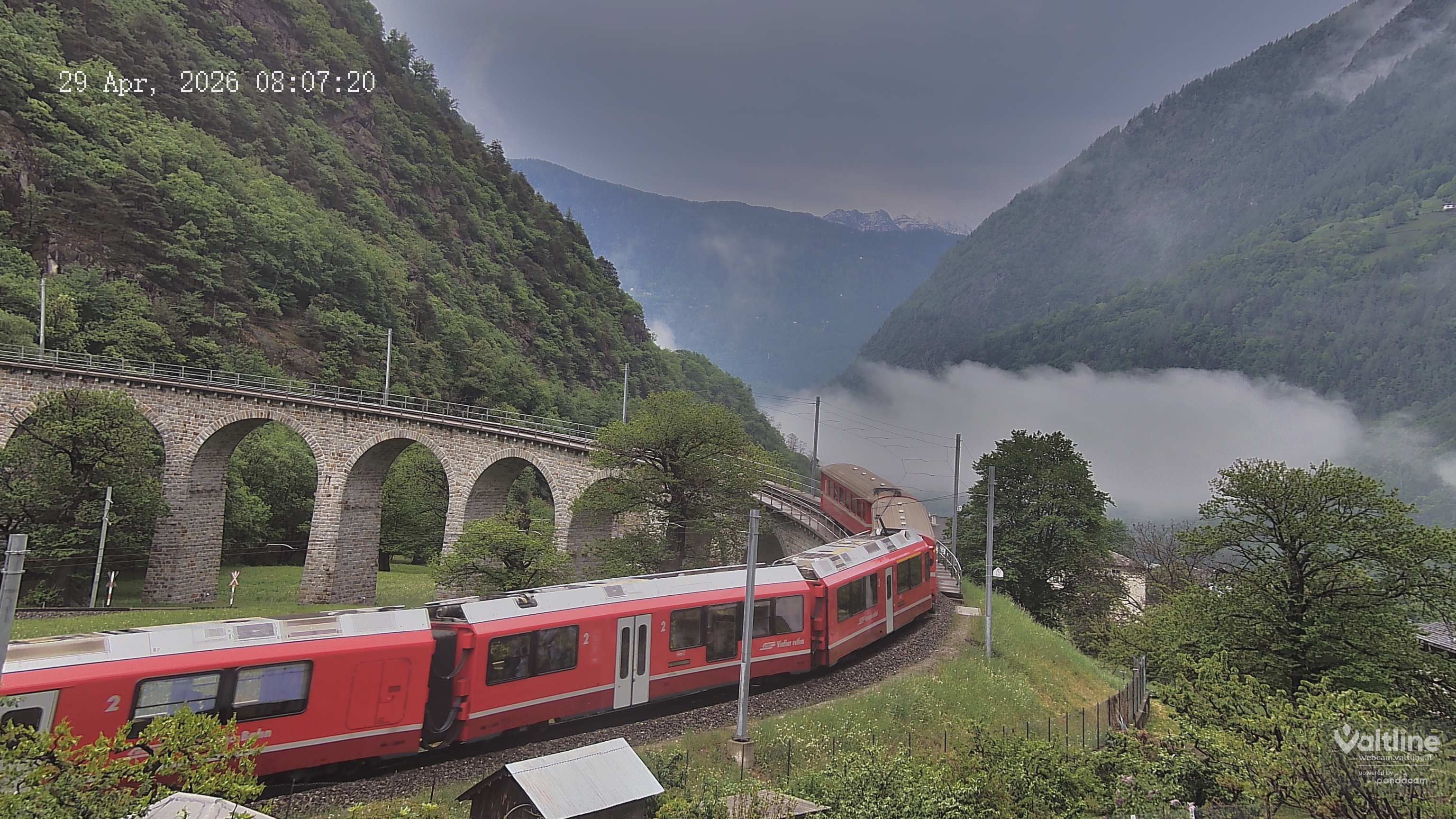 Brusio: Li Canvi: Webcam Trenino Rosso - Bernina Express in Valposchiavo