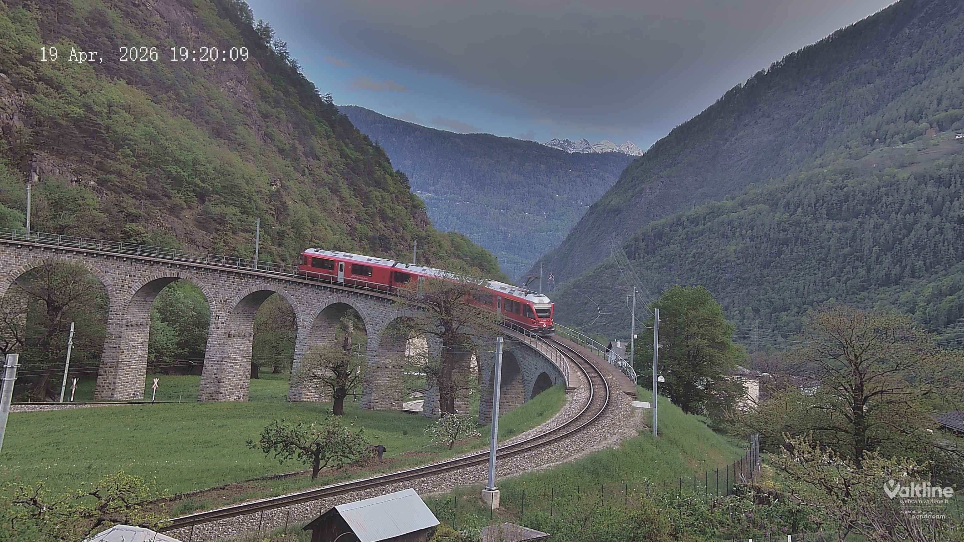 Brusio: Li Canvi: Webcam Trenino Rosso - Bernina Express in Valposchiavo