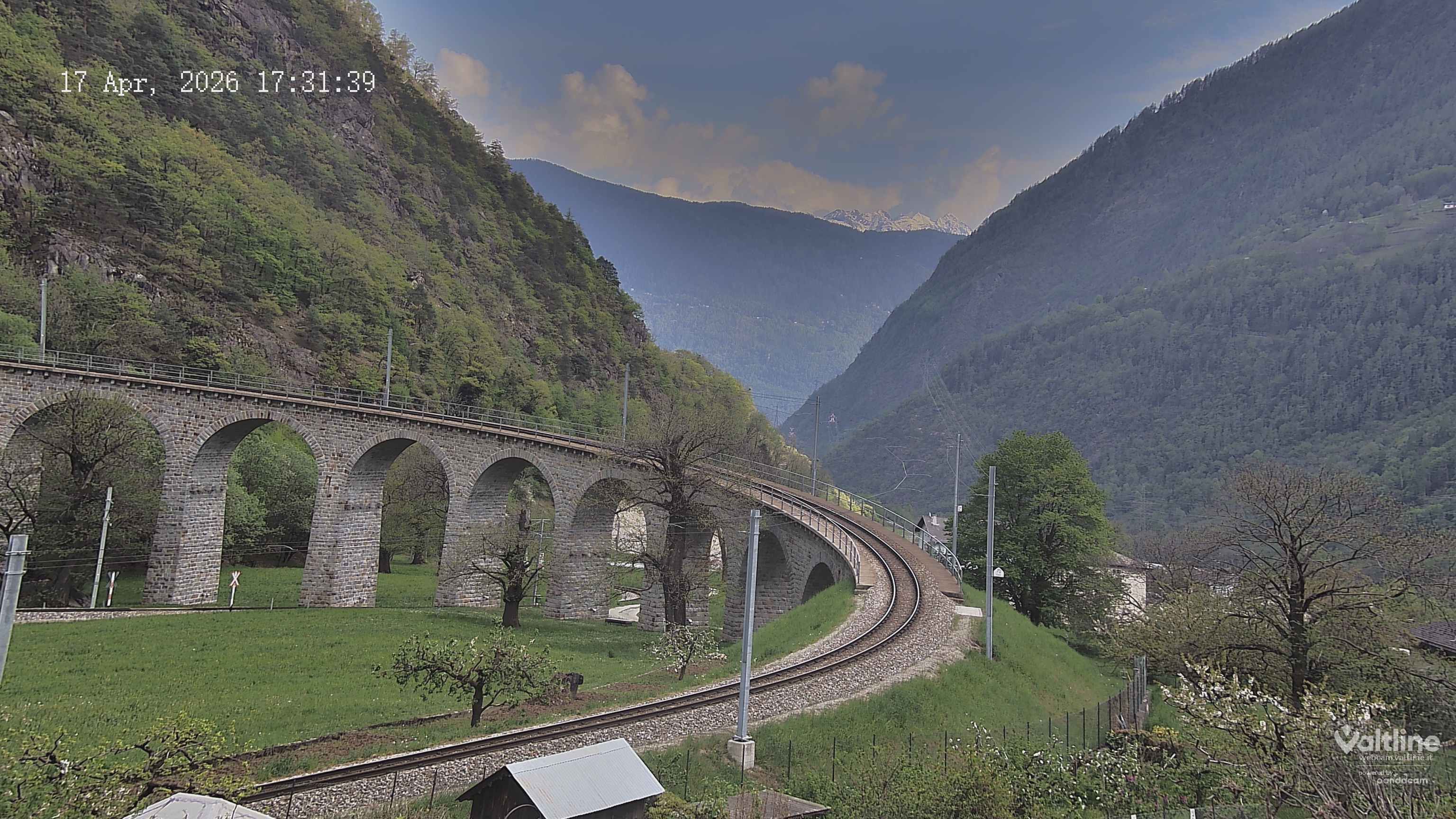 Brusio: Li Canvi: Webcam Trenino Rosso - Bernina Express in Valposchiavo