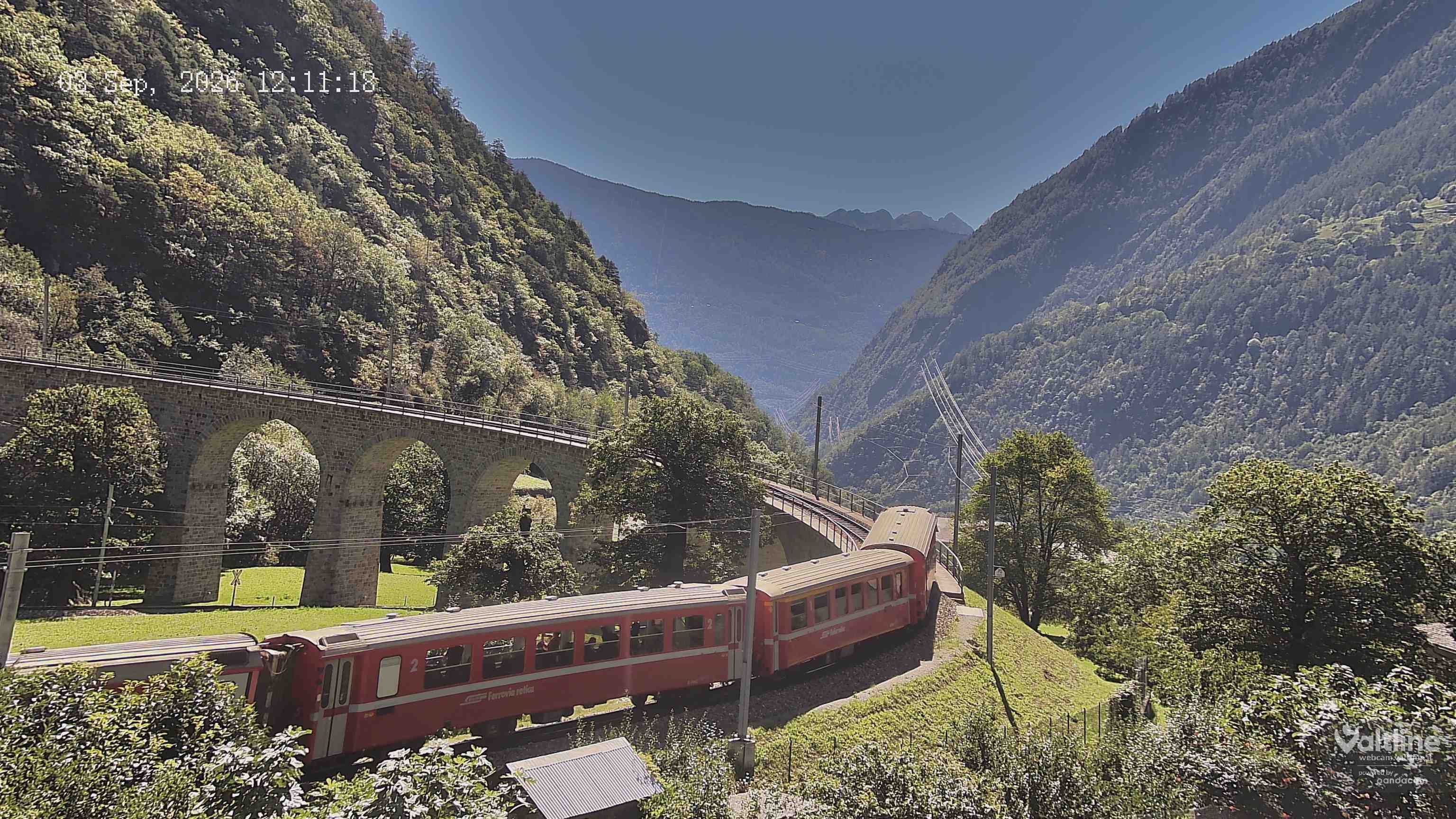 Brusio: Li Canvi: Webcam Trenino Rosso - Bernina Express in Valposchiavo