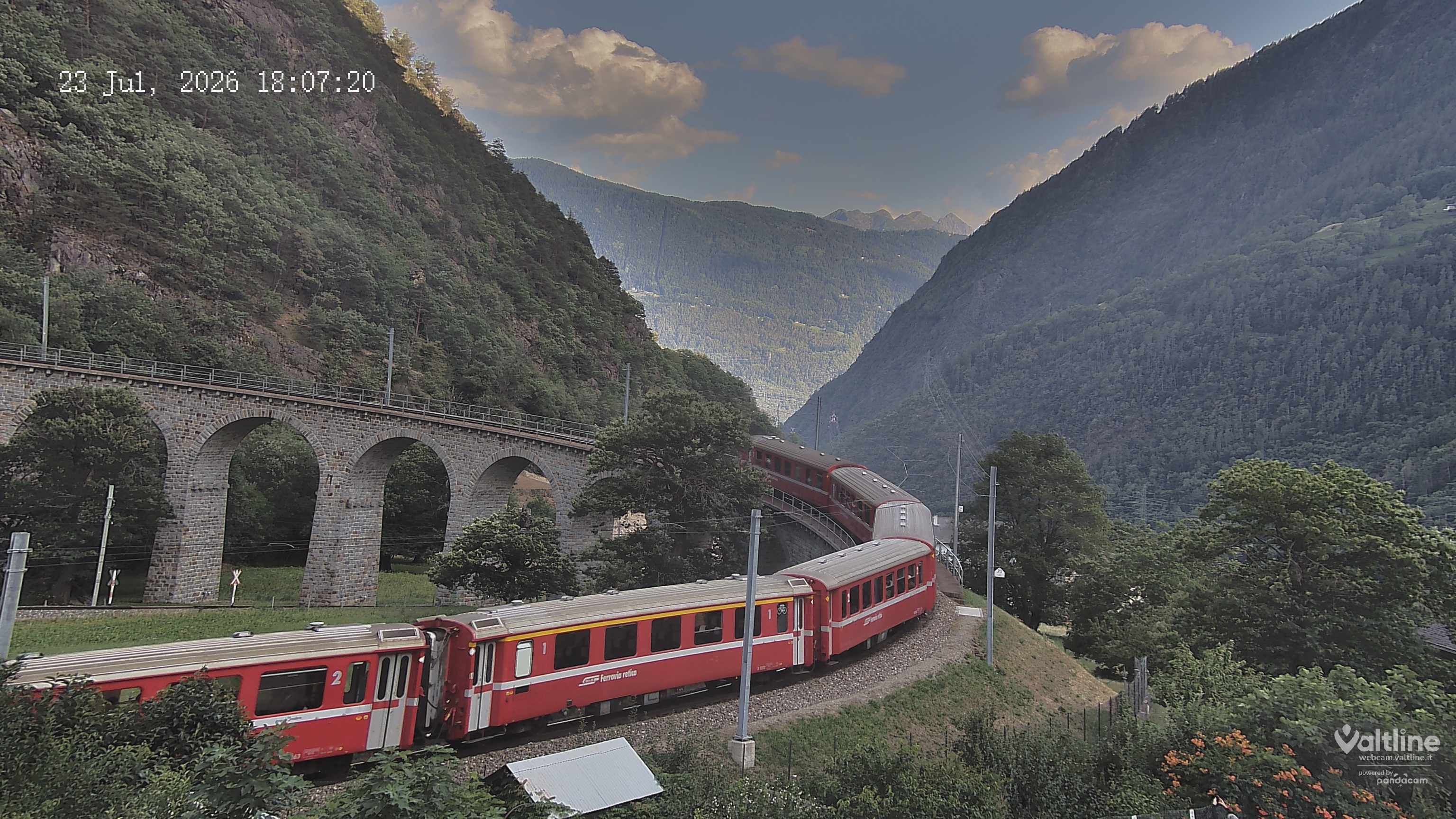 Brusio: Li Canvi: Webcam Trenino Rosso - Bernina Express in Valposchiavo