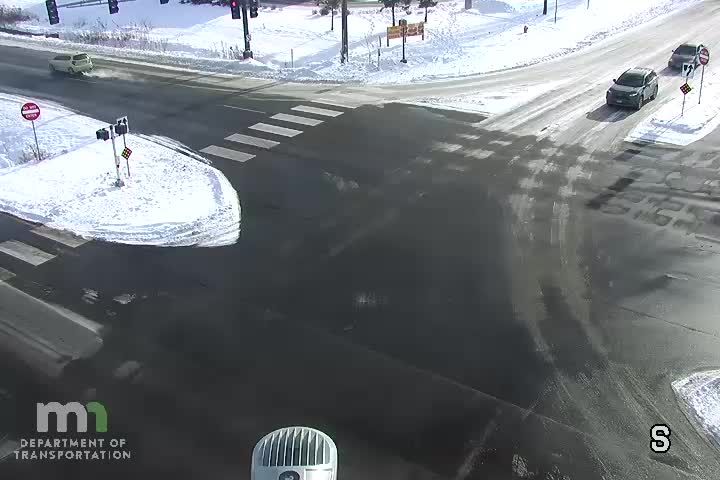 Traffic Cam Plymouth: T.H.55 WB @ W Medicine Lake Dr