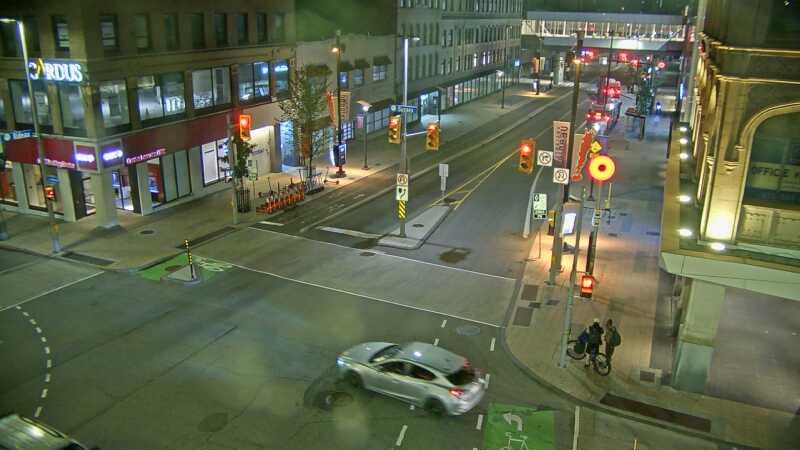 Traffic Cam (Old) Ottawa: Rideau Street & Sussex Drive