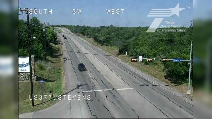 Traffic Cam Benbrook › South: US 377 @ Stevens