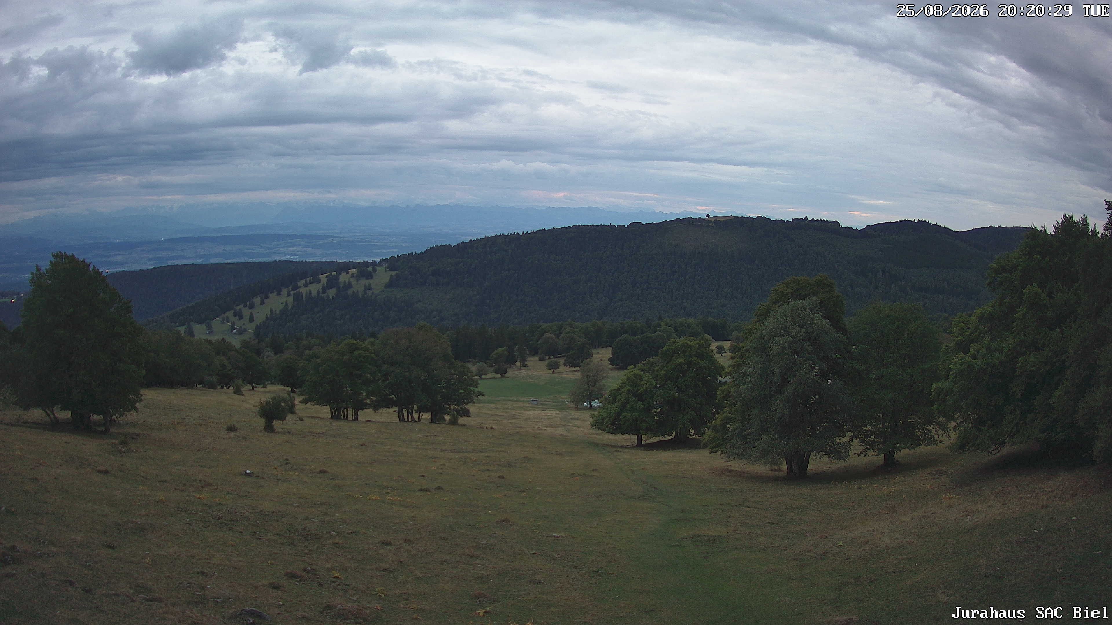 Orvin › Süden: Cabane du Jura CAS