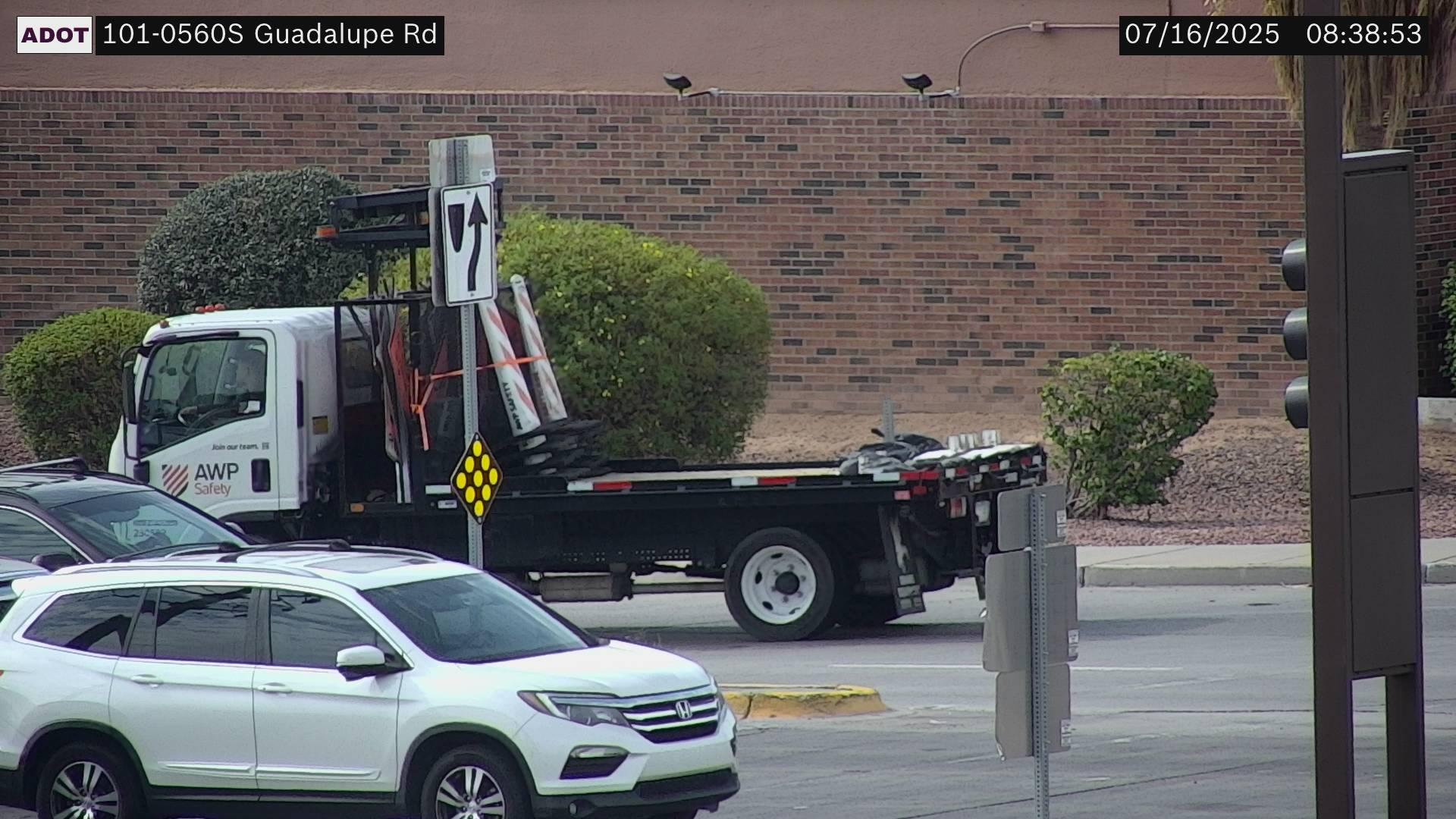 Traffic Cam Tempe: Loop 101 @ Gaudalupe in the East Valley