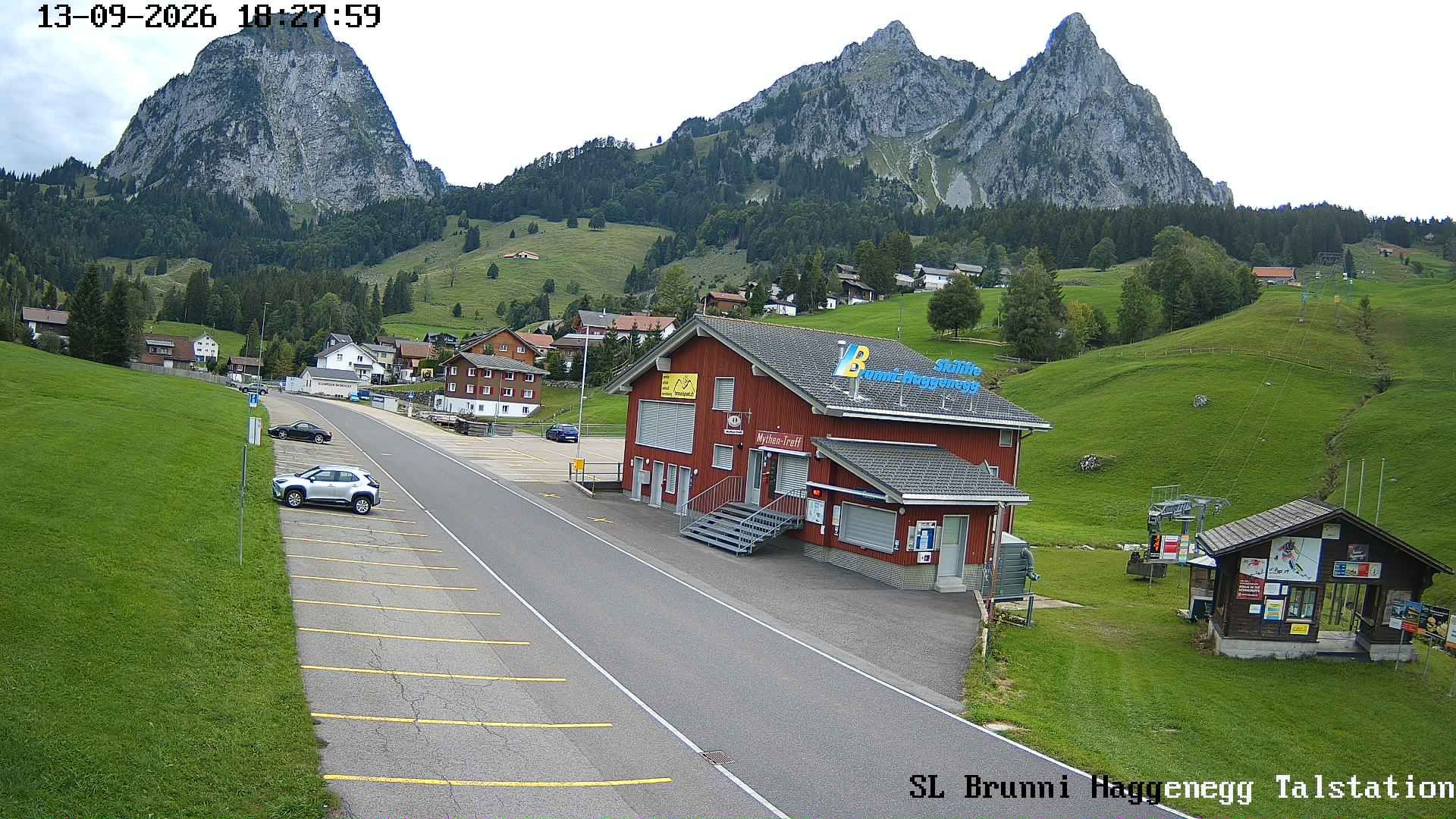 Brunni › Südwesten: Skilifte Brunni-Haggenegg AG - Sammelplatz Brunni-Alpthal Schweizer Skischule Einsiedeln - Kleiner Mythen - Grosser Mythen