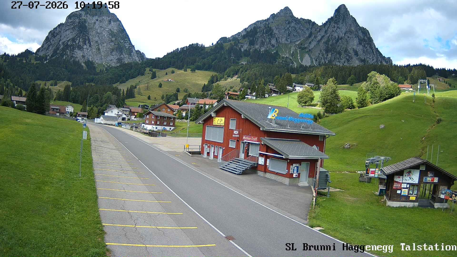 Brunni › Südwesten: Skilifte Brunni-Haggenegg AG - Sammelplatz Brunni-Alpthal Schweizer Skischule Einsiedeln - Kleiner Mythen - Grosser Mythen