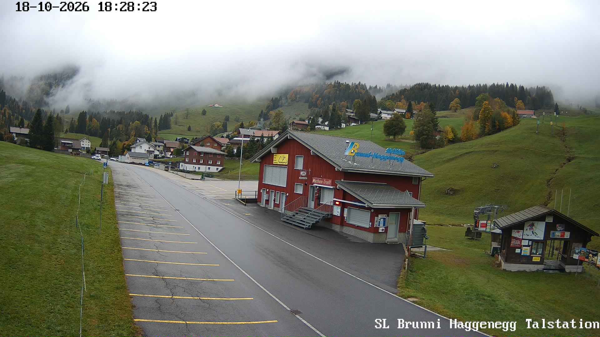 Brunni › Südwesten: Skilifte Brunni-Haggenegg AG - Sammelplatz Brunni-Alpthal Schweizer Skischule Einsiedeln - Kleiner Mythen - Grosser Mythen