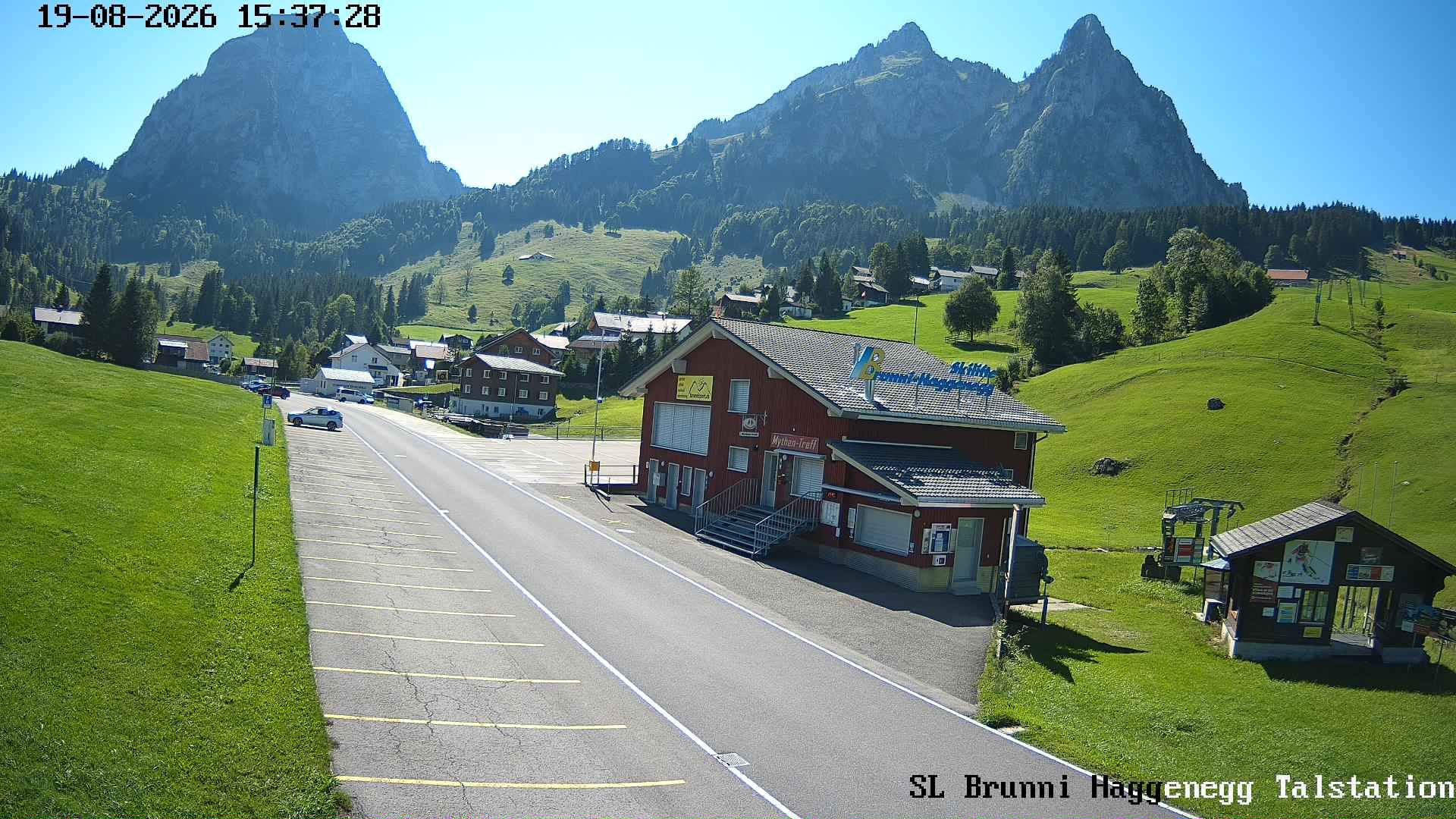 Brunni › Südwesten: Skilifte Brunni-Haggenegg AG - Sammelplatz Brunni-Alpthal Schweizer Skischule Einsiedeln - Kleiner Mythen - Grosser Mythen