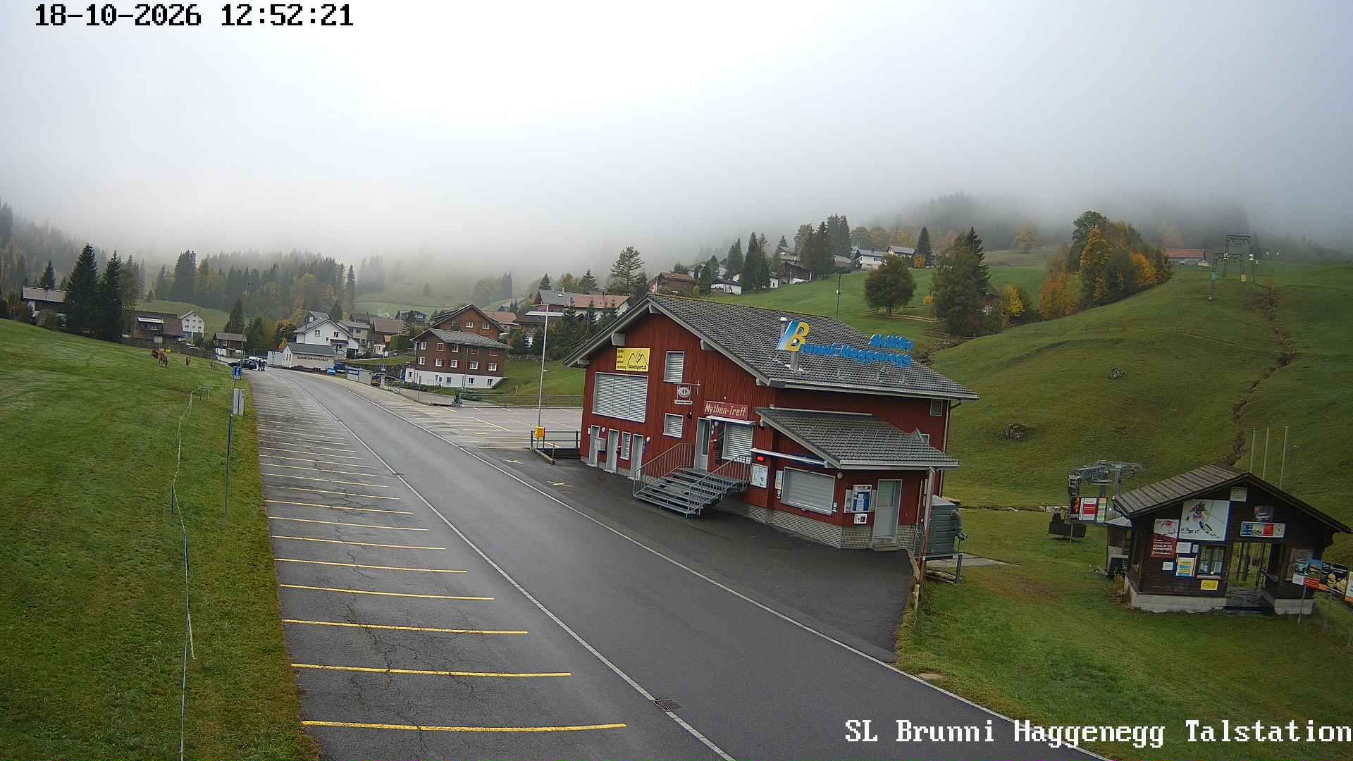 Brunni › Südwesten: Skilifte Brunni-Haggenegg AG - Sammelplatz Brunni-Alpthal Schweizer Skischule Einsiedeln - Kleiner Mythen - Grosser Mythen