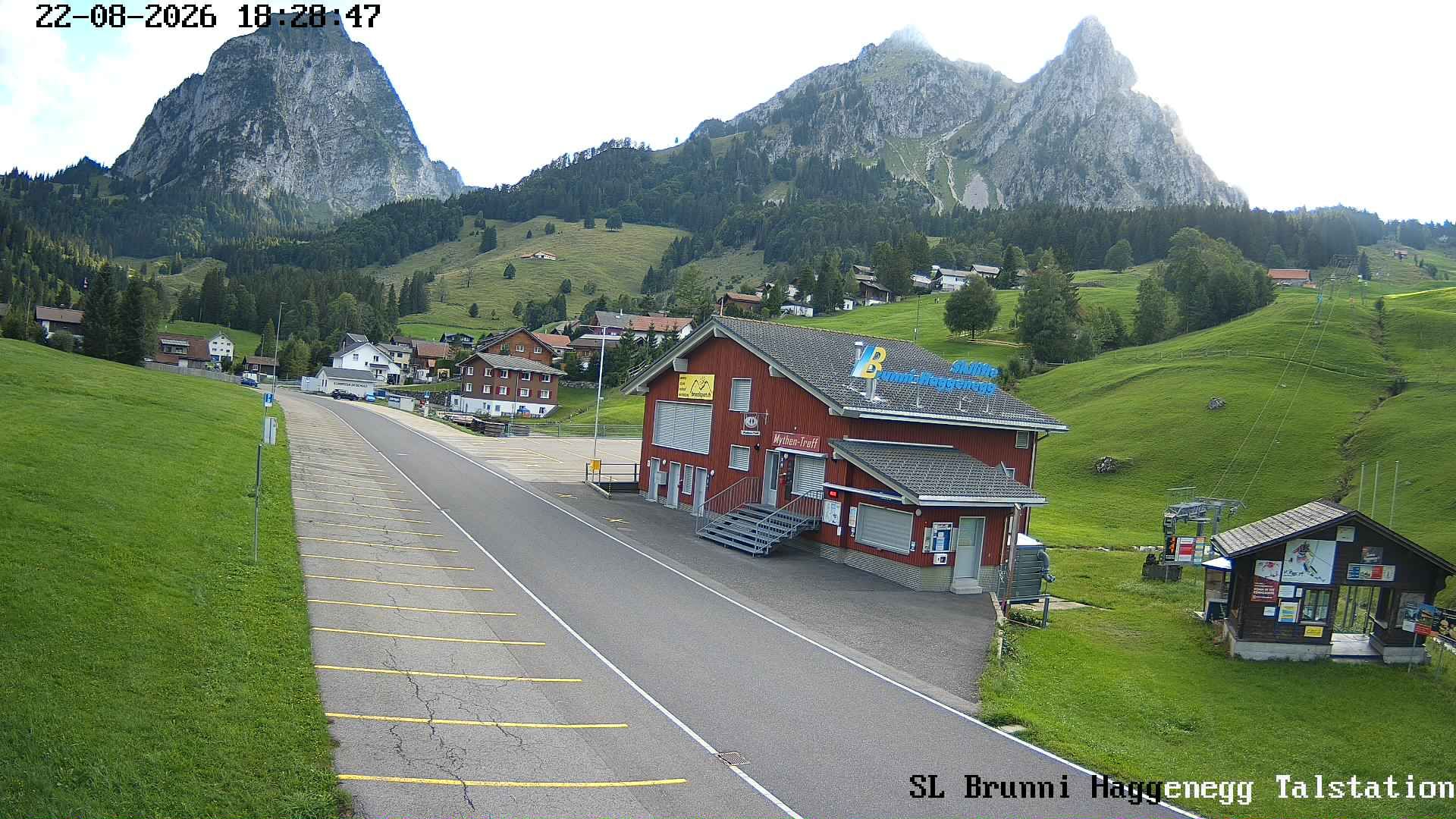 Brunni › Südwesten: Skilifte Brunni-Haggenegg AG - Sammelplatz Brunni-Alpthal Schweizer Skischule Einsiedeln - Kleiner Mythen - Grosser Mythen
