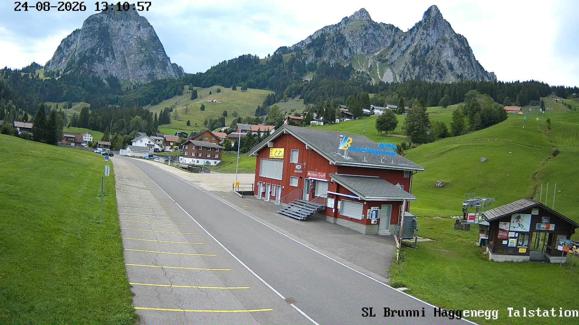 Brunni › Südwesten: Skilifte Brunni-Haggenegg AG - Sammelplatz Brunni-Alpthal Schweizer Skischule Einsiedeln - Kleiner Mythen - Grosser Mythen