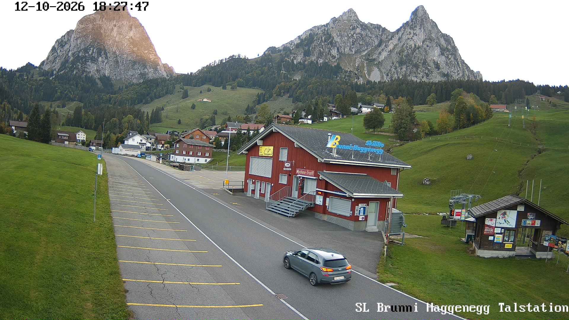 Brunni › Südwesten: Skilifte Brunni-Haggenegg AG - Sammelplatz Brunni-Alpthal Schweizer Skischule Einsiedeln - Kleiner Mythen - Grosser Mythen