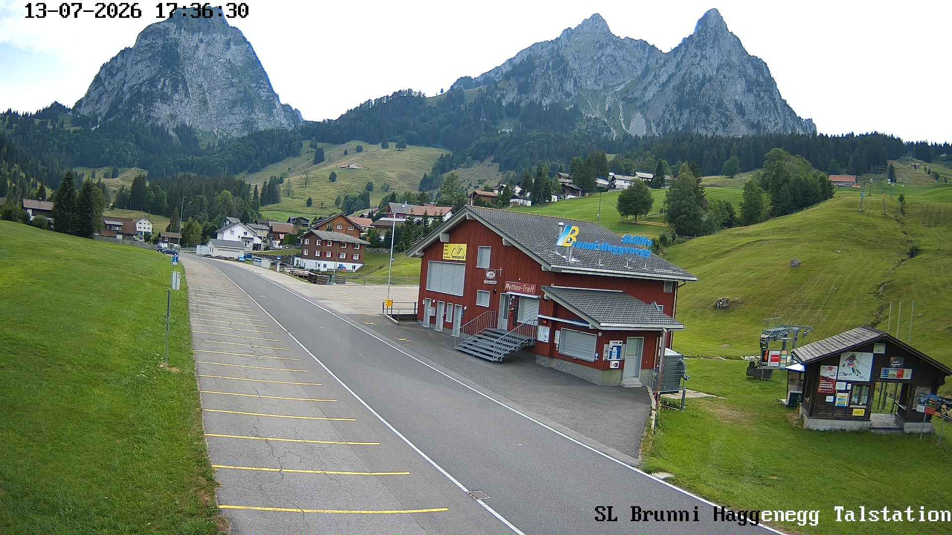 Brunni › Südwesten: Skilifte Brunni-Haggenegg AG - Sammelplatz Brunni-Alpthal Schweizer Skischule Einsiedeln - Kleiner Mythen - Grosser Mythen