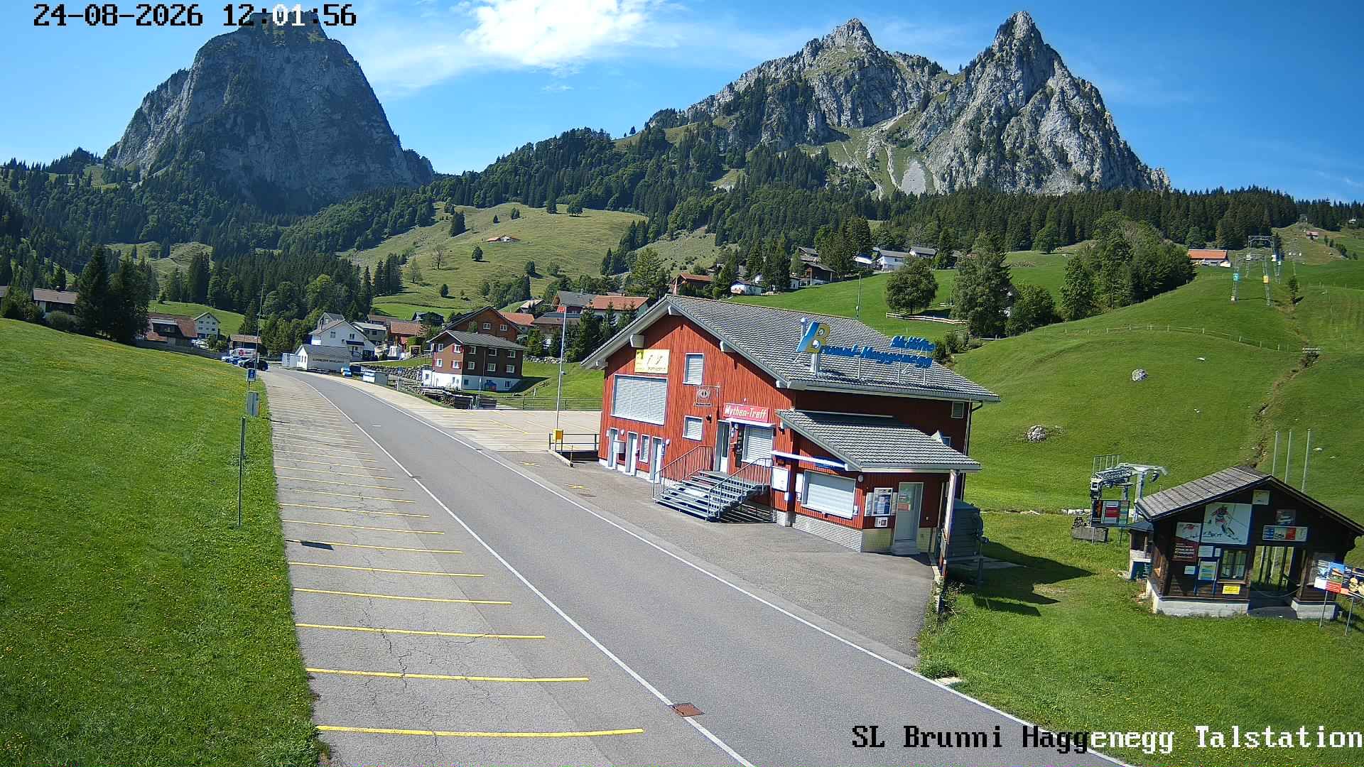 Brunni › Südwesten: Skilifte Brunni-Haggenegg AG - Sammelplatz Brunni-Alpthal Schweizer Skischule Einsiedeln - Kleiner Mythen - Grosser Mythen