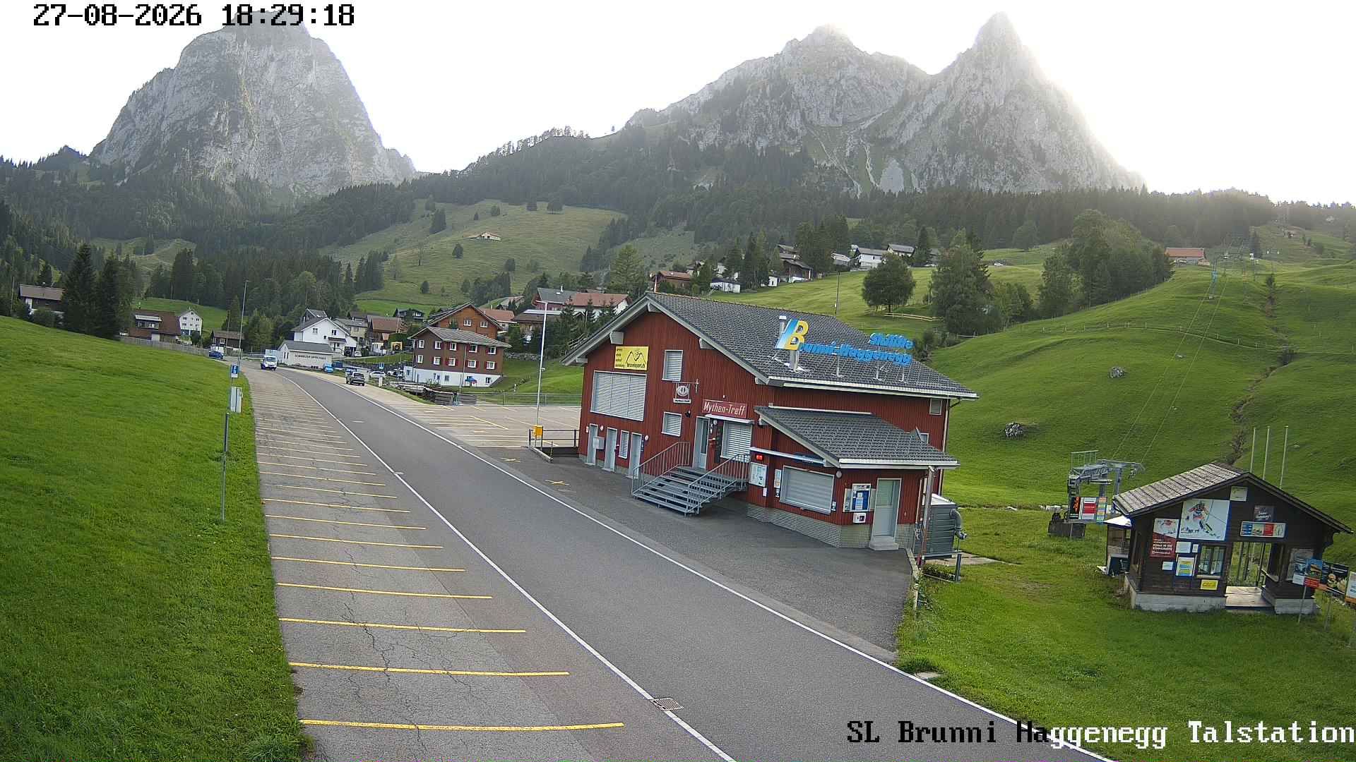 Brunni › Südwesten: Skilifte Brunni-Haggenegg AG - Sammelplatz Brunni-Alpthal Schweizer Skischule Einsiedeln - Kleiner Mythen - Grosser Mythen