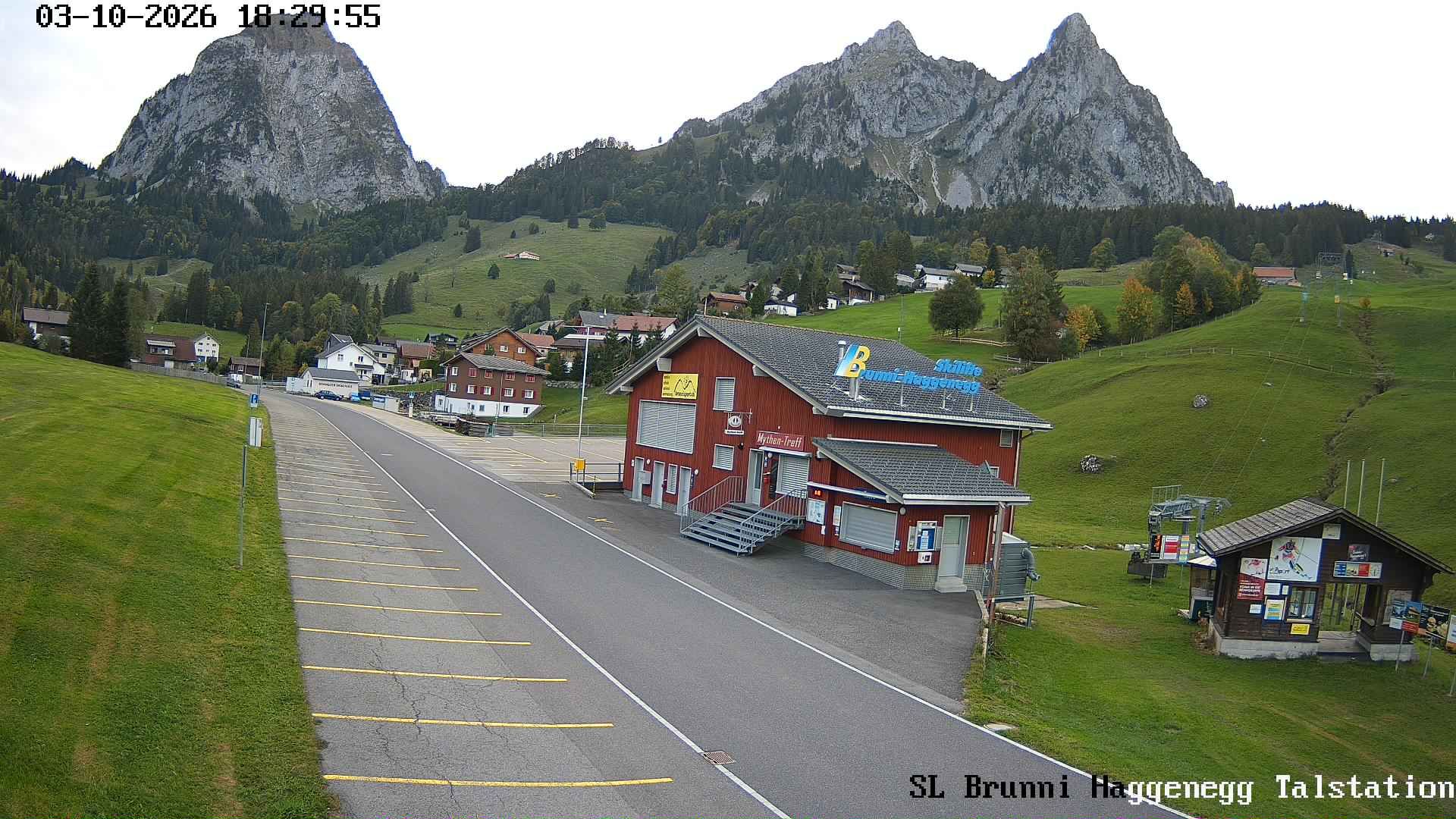 Brunni › Südwesten: Skilifte Brunni-Haggenegg AG - Sammelplatz Brunni-Alpthal Schweizer Skischule Einsiedeln - Kleiner Mythen - Grosser Mythen