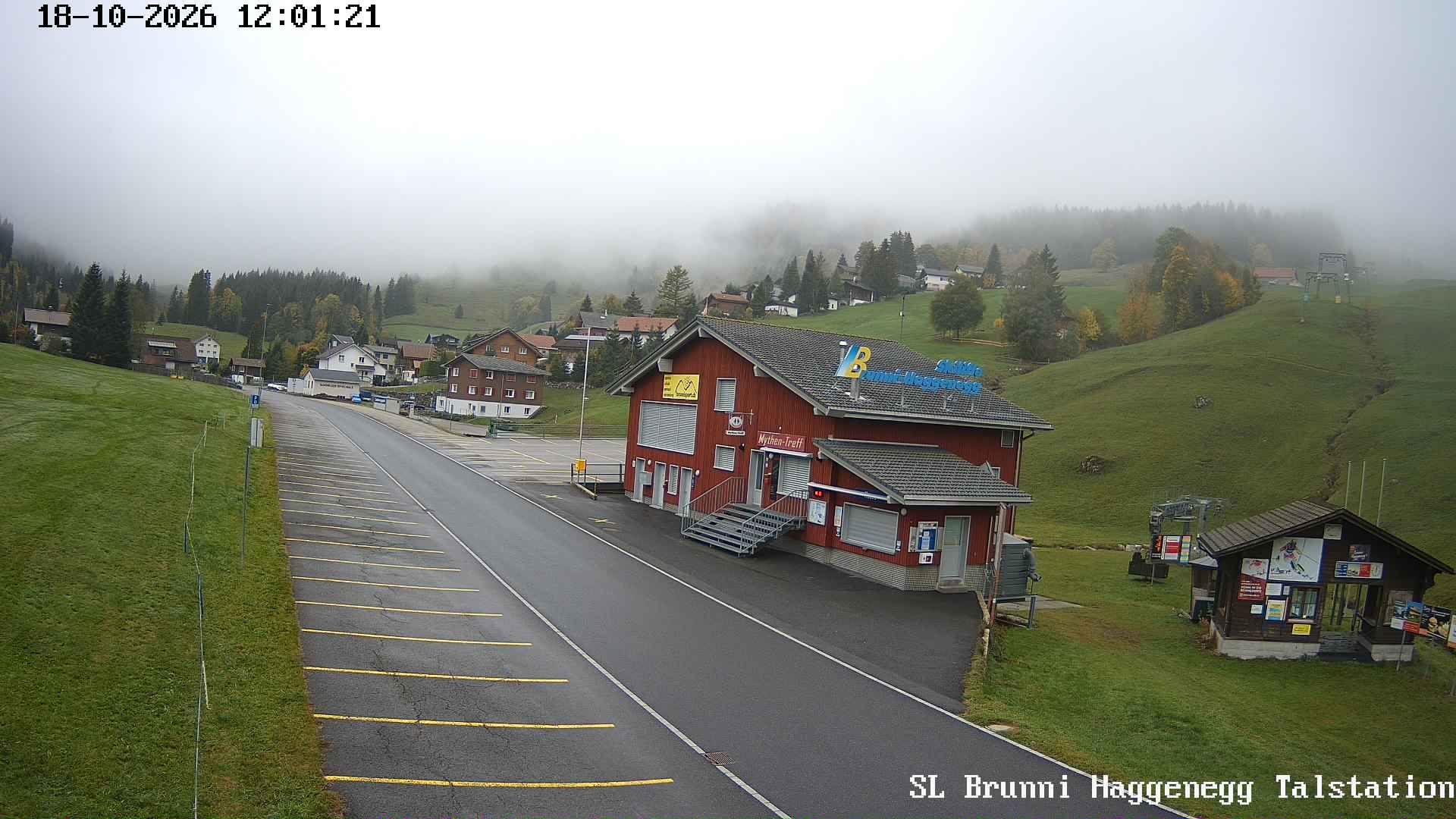 Brunni › Südwesten: Skilifte Brunni-Haggenegg AG - Sammelplatz Brunni-Alpthal Schweizer Skischule Einsiedeln - Kleiner Mythen - Grosser Mythen