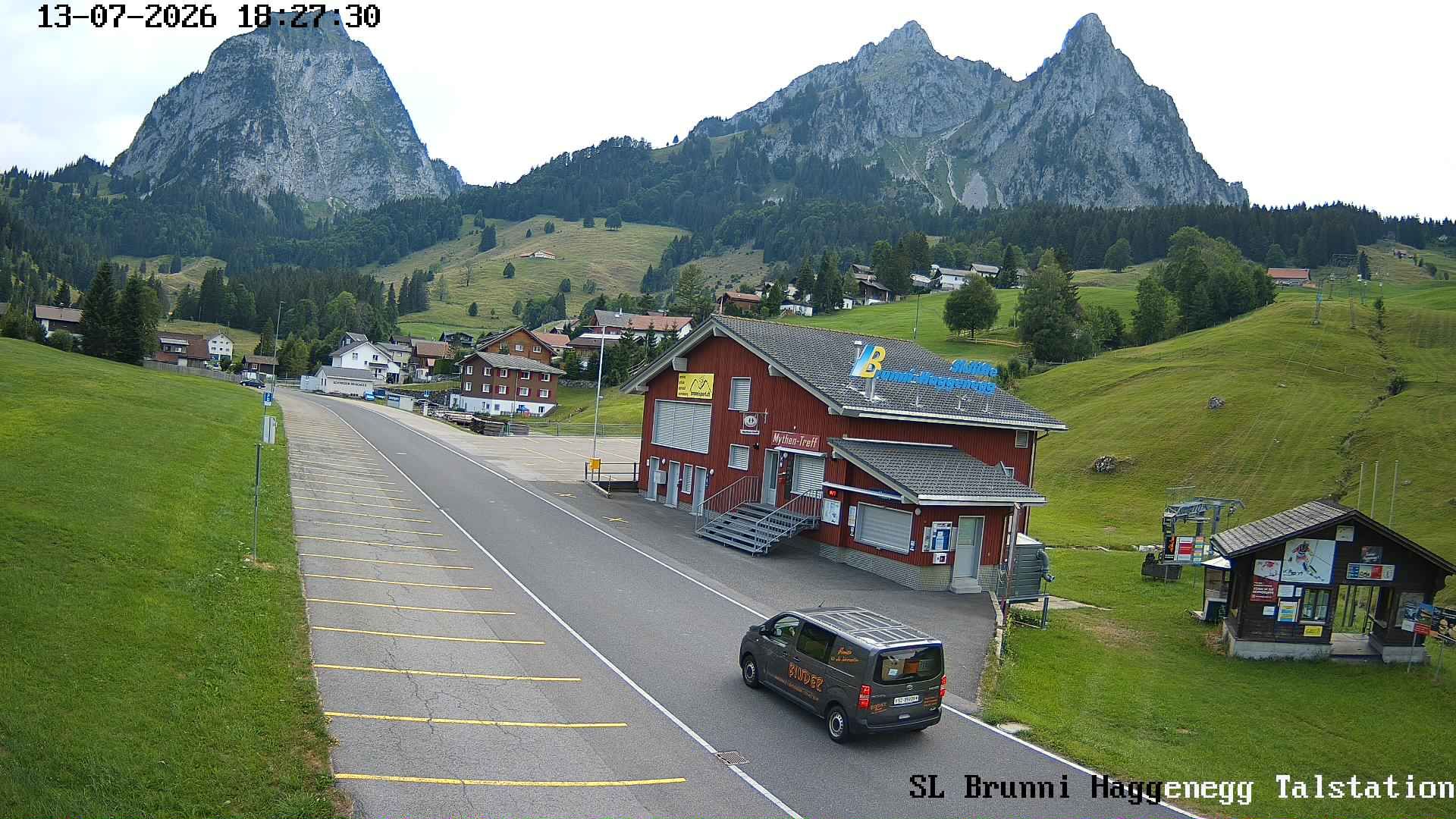 Brunni › Südwesten: Skilifte Brunni-Haggenegg AG - Sammelplatz Brunni-Alpthal Schweizer Skischule Einsiedeln - Kleiner Mythen - Grosser Mythen