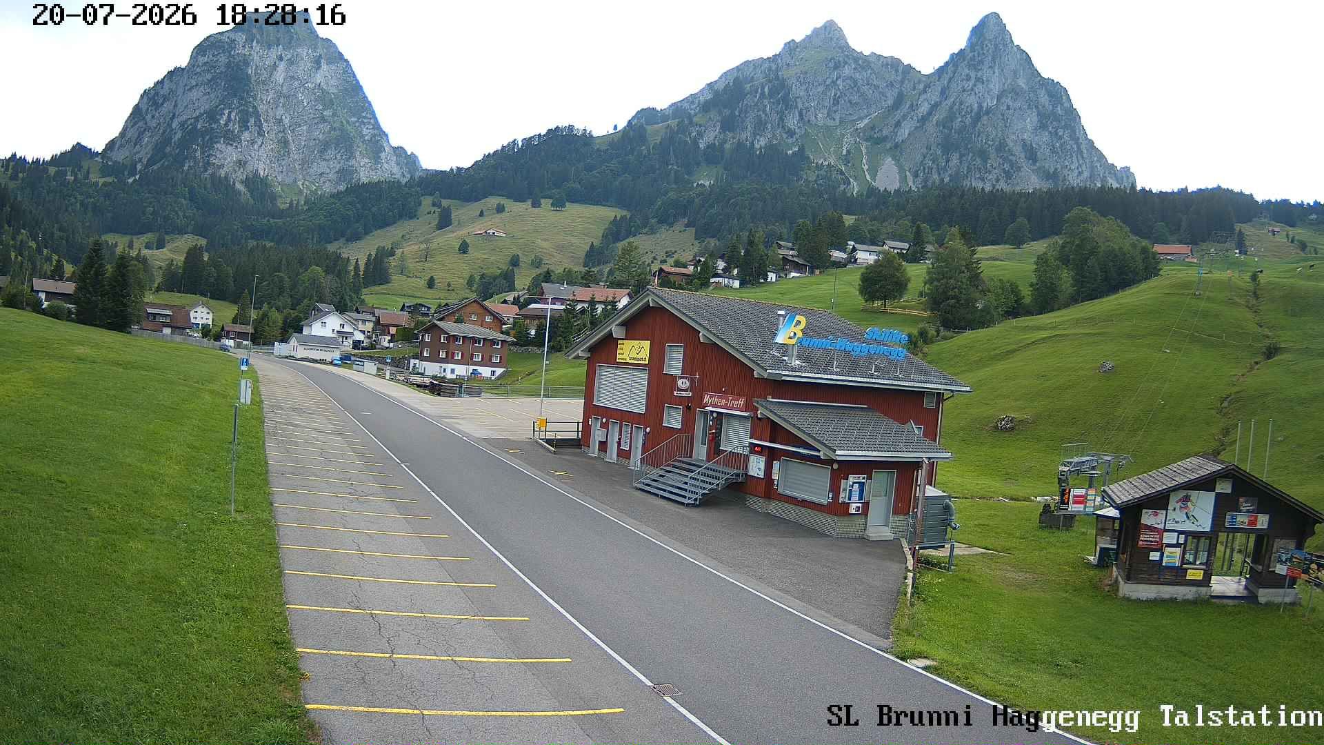 Brunni › Südwesten: Skilifte Brunni-Haggenegg AG - Sammelplatz Brunni-Alpthal Schweizer Skischule Einsiedeln - Kleiner Mythen - Grosser Mythen
