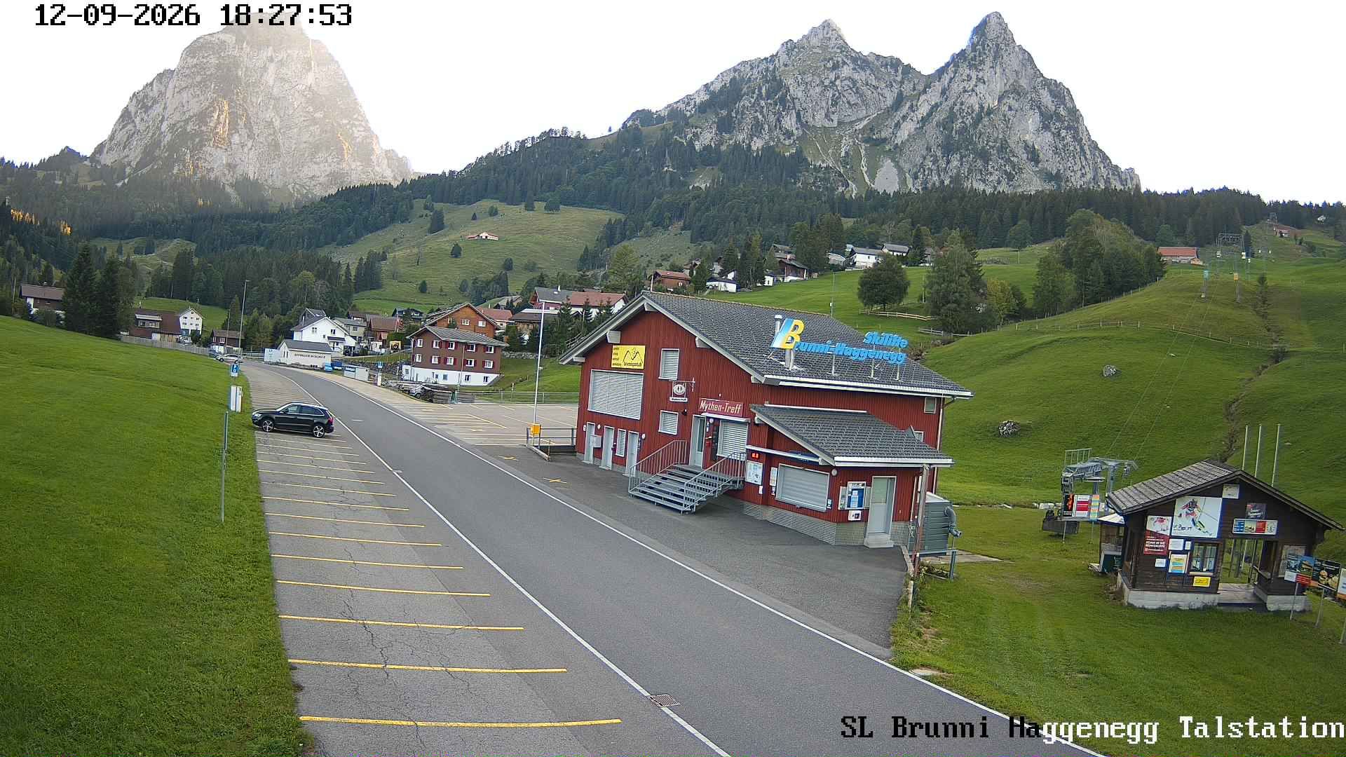 Brunni › Südwesten: Skilifte Brunni-Haggenegg AG - Sammelplatz Brunni-Alpthal Schweizer Skischule Einsiedeln - Kleiner Mythen - Grosser Mythen