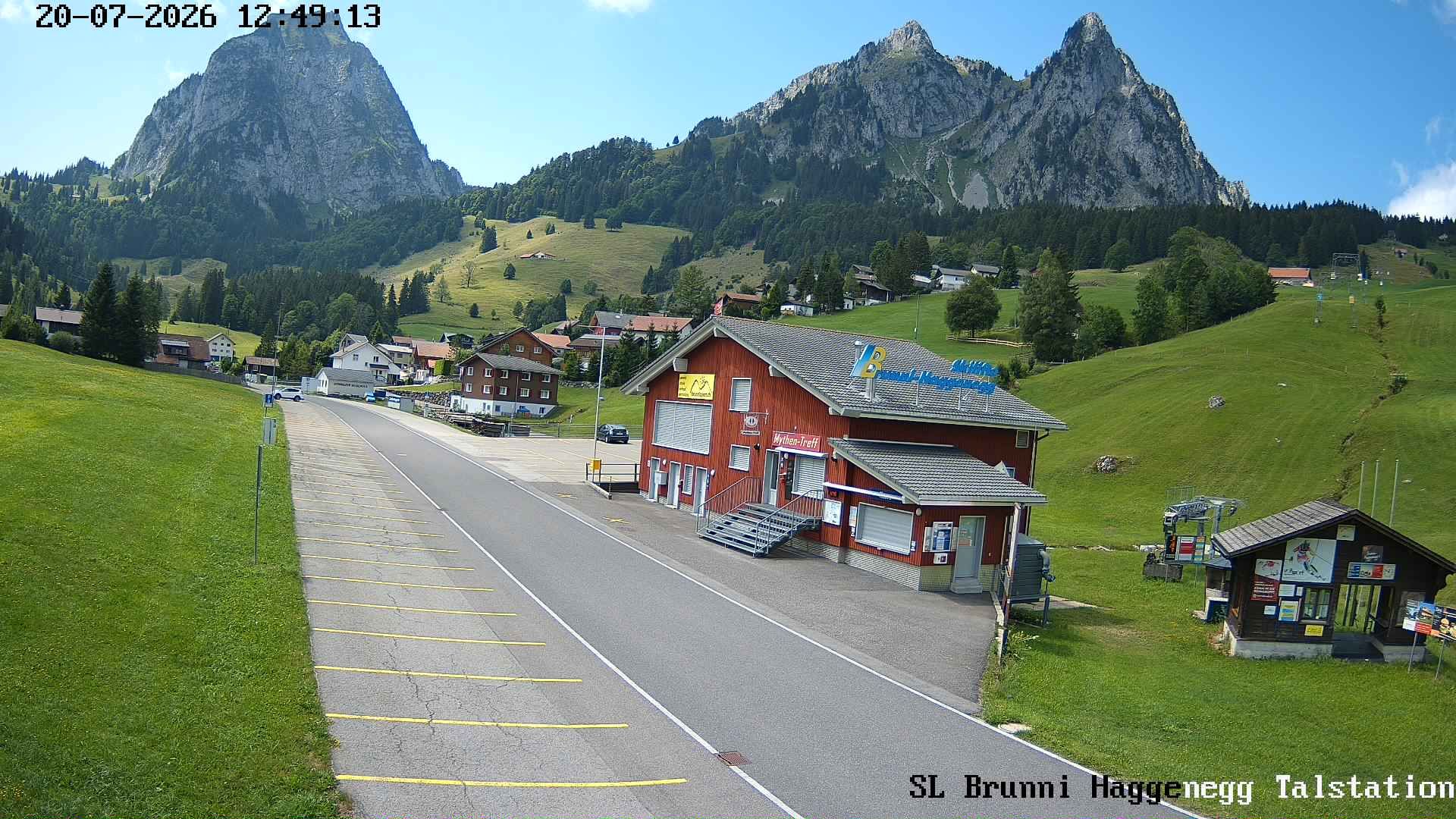 Brunni › Südwesten: Skilifte Brunni-Haggenegg AG - Sammelplatz Brunni-Alpthal Schweizer Skischule Einsiedeln - Kleiner Mythen - Grosser Mythen
