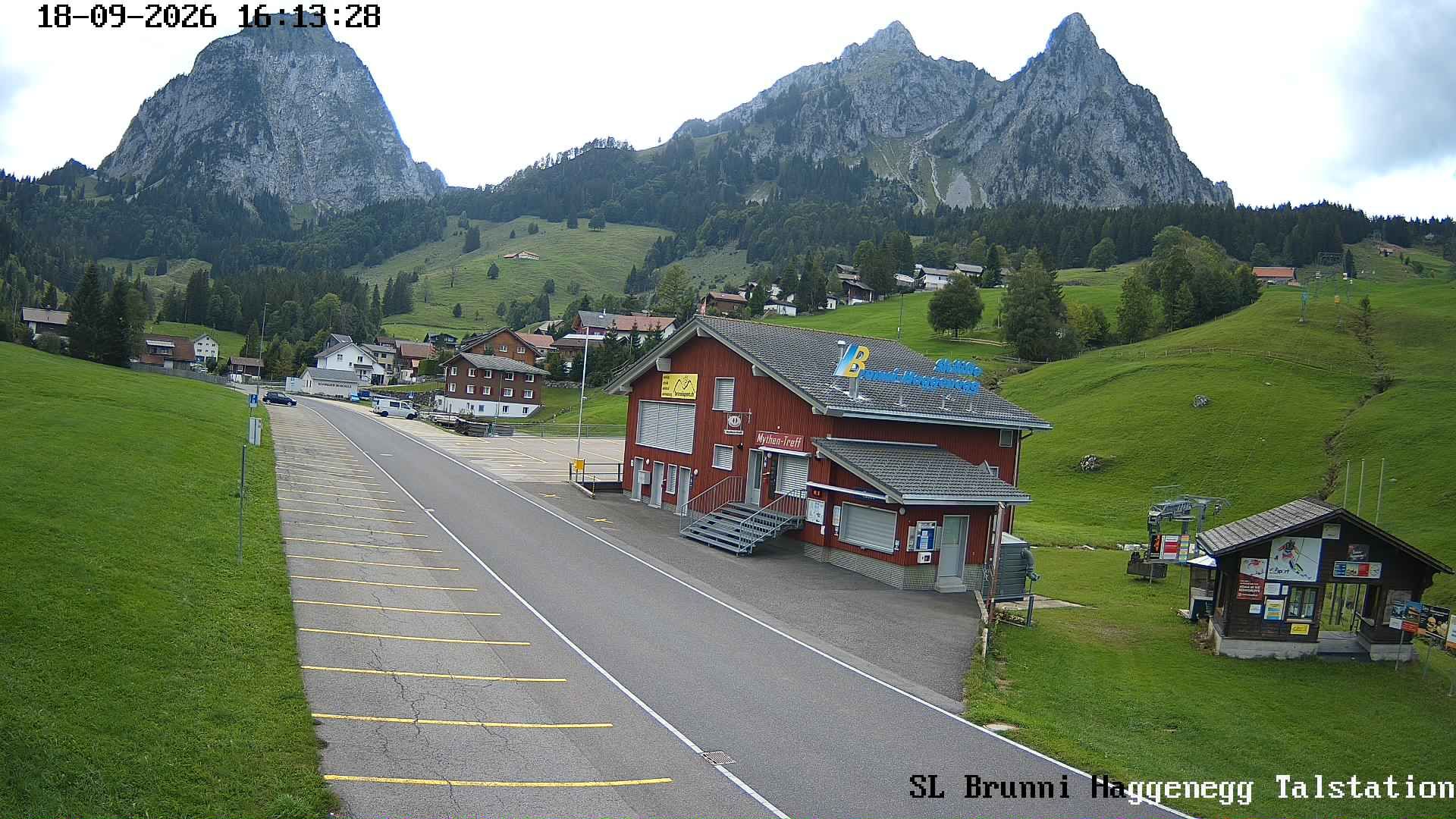 Brunni › Südwesten: Skilifte Brunni-Haggenegg AG - Sammelplatz Brunni-Alpthal Schweizer Skischule Einsiedeln - Kleiner Mythen - Grosser Mythen