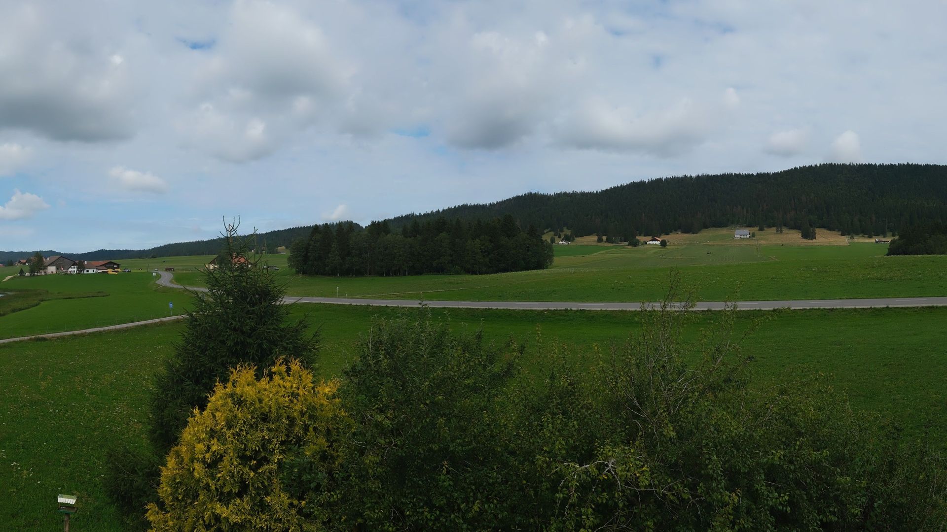 Traffic Cam La Brevine: Place du village