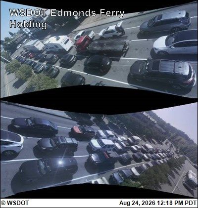 Traffic Cam Edmonds › West: WSF - Holding
