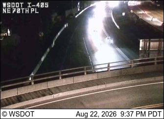 Traffic Cam Kirkland: I-405 at MP 17.4: NE 70nd Pl