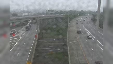 Traffic Cam New York › North: I-95 at Hutchinson River Parkway