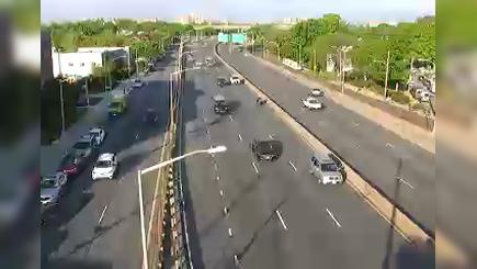 Traffic Cam New York › North: I-95 at Quincy Ave