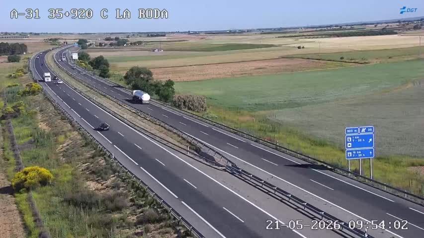 Traffic Cam La Roda › South-East