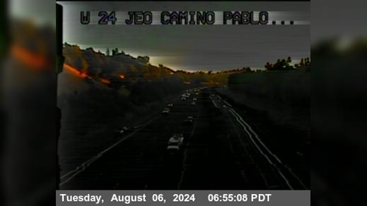 Traffic Cam Orinda › West: TV607 -- SR-24 : W24 JEO Camino Pablo