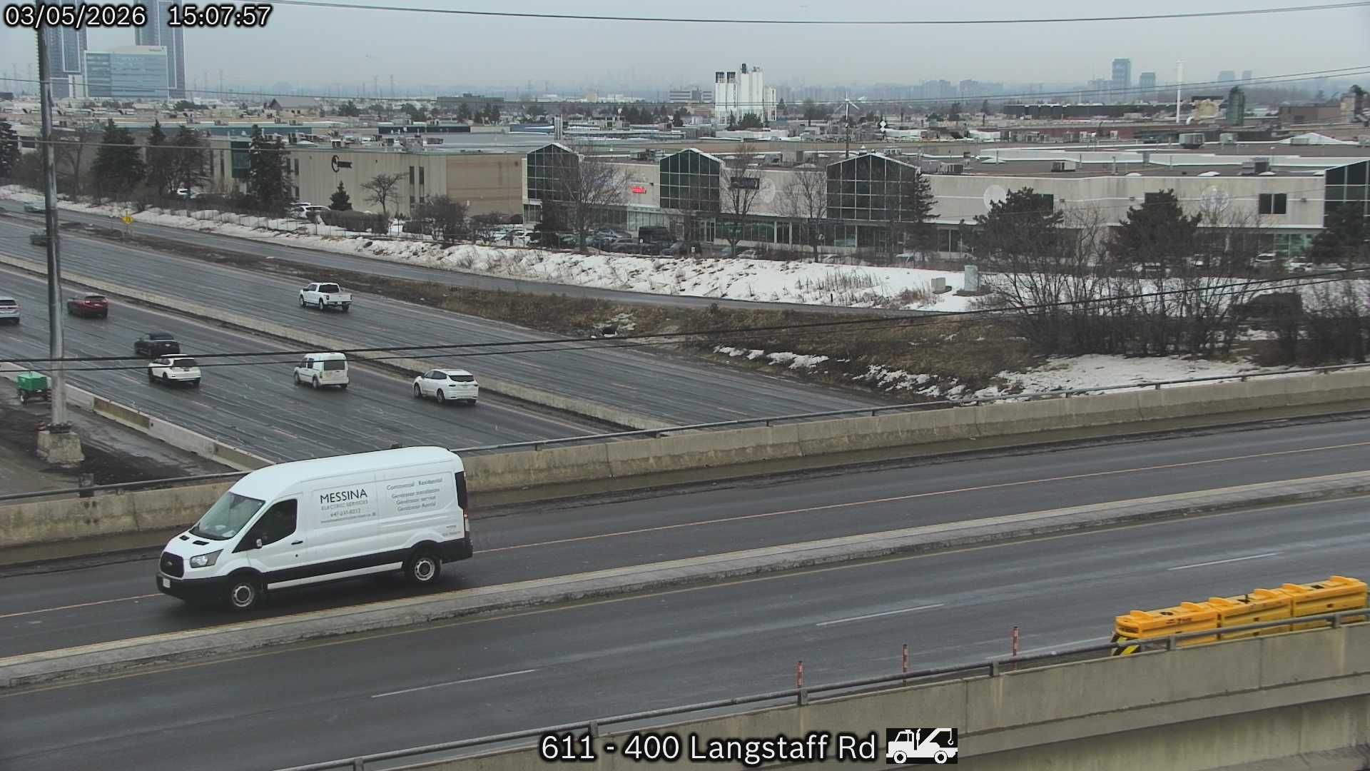 Traffic Cam Vaughan: Highway 400 near Langstaff Road