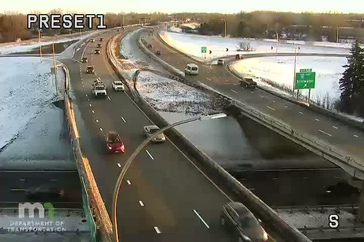 Traffic Cam Pine Springs: I-694 WB @ T.H.36 WB