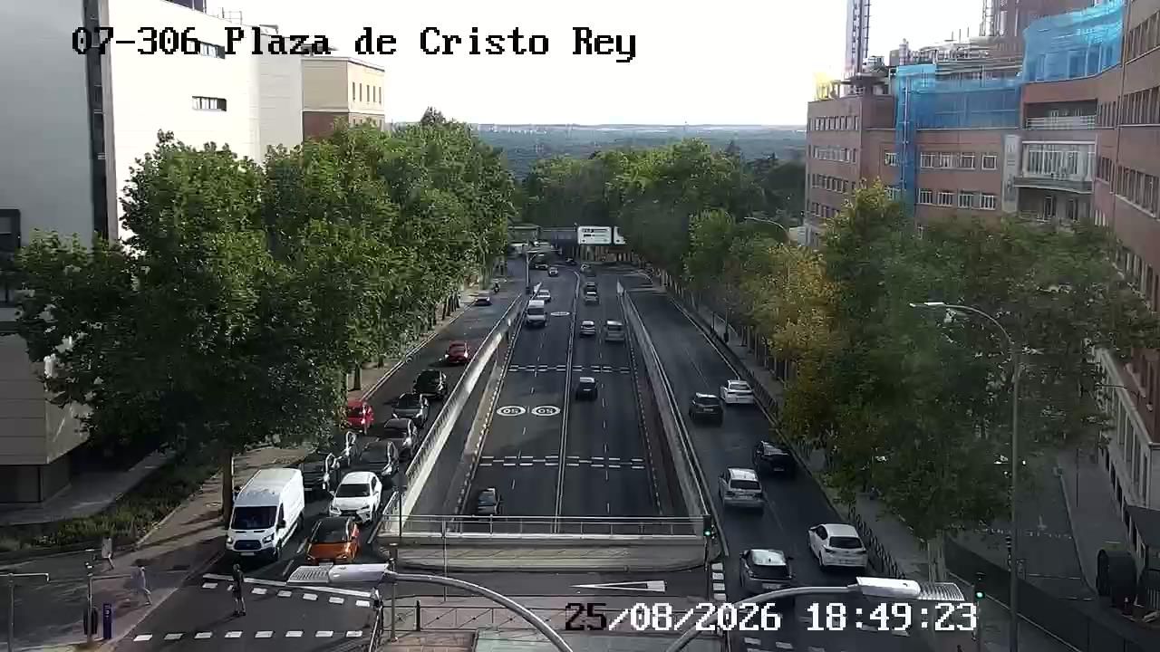 Traffic Cam Gaztambide: PLAZA CRISTO REY